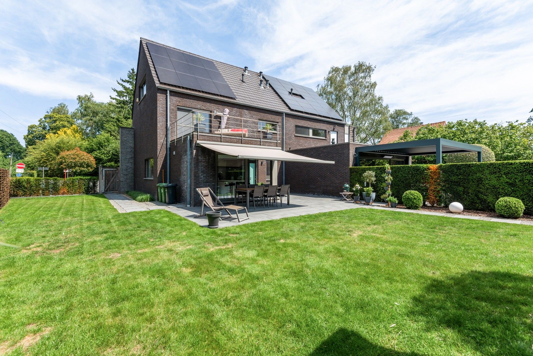 Prachtige woning op uitstekende ligging met garage foto 2