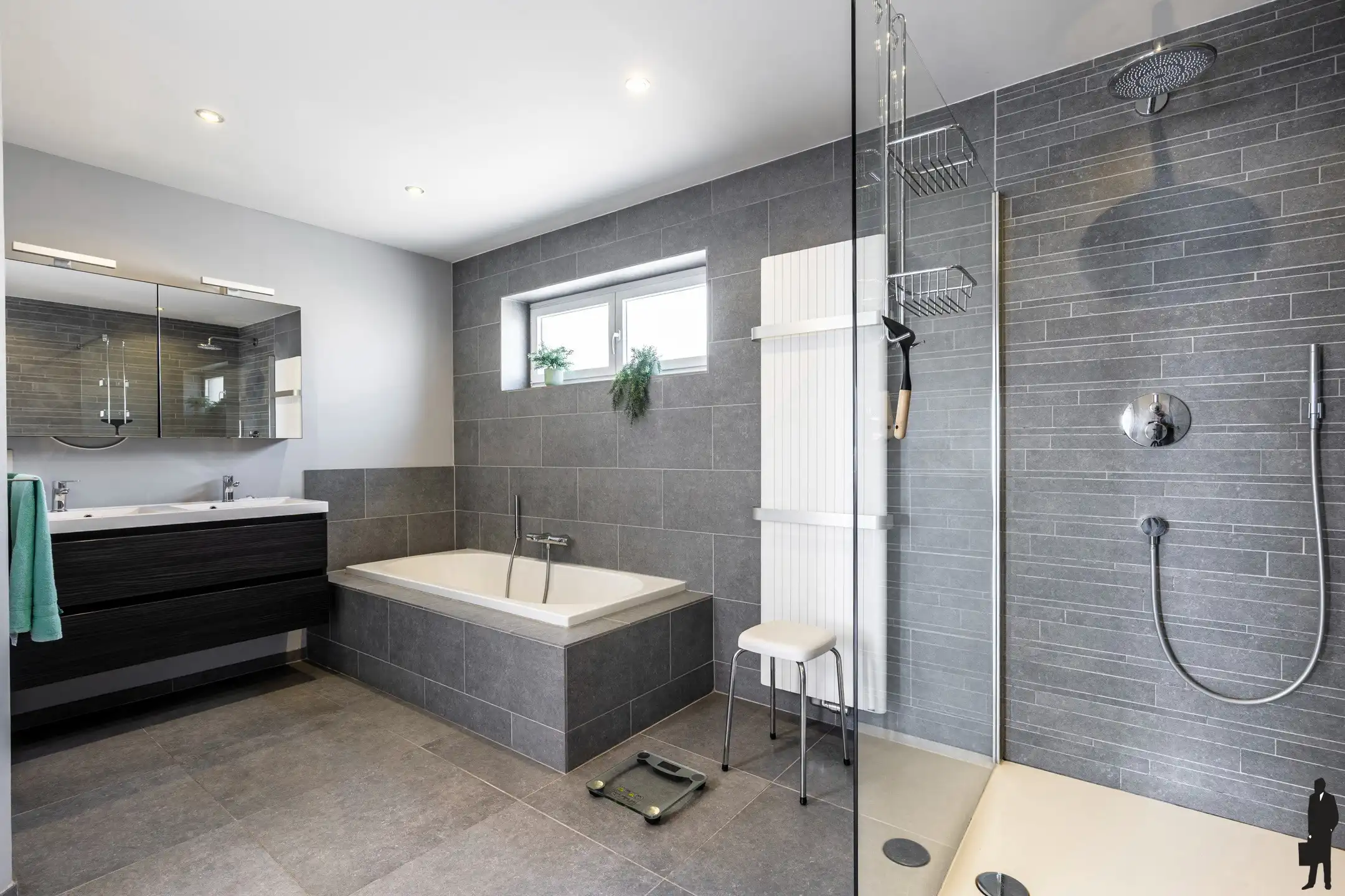 Ruim duplex app met 5 slpks, terras + privatieve tuin foto 16