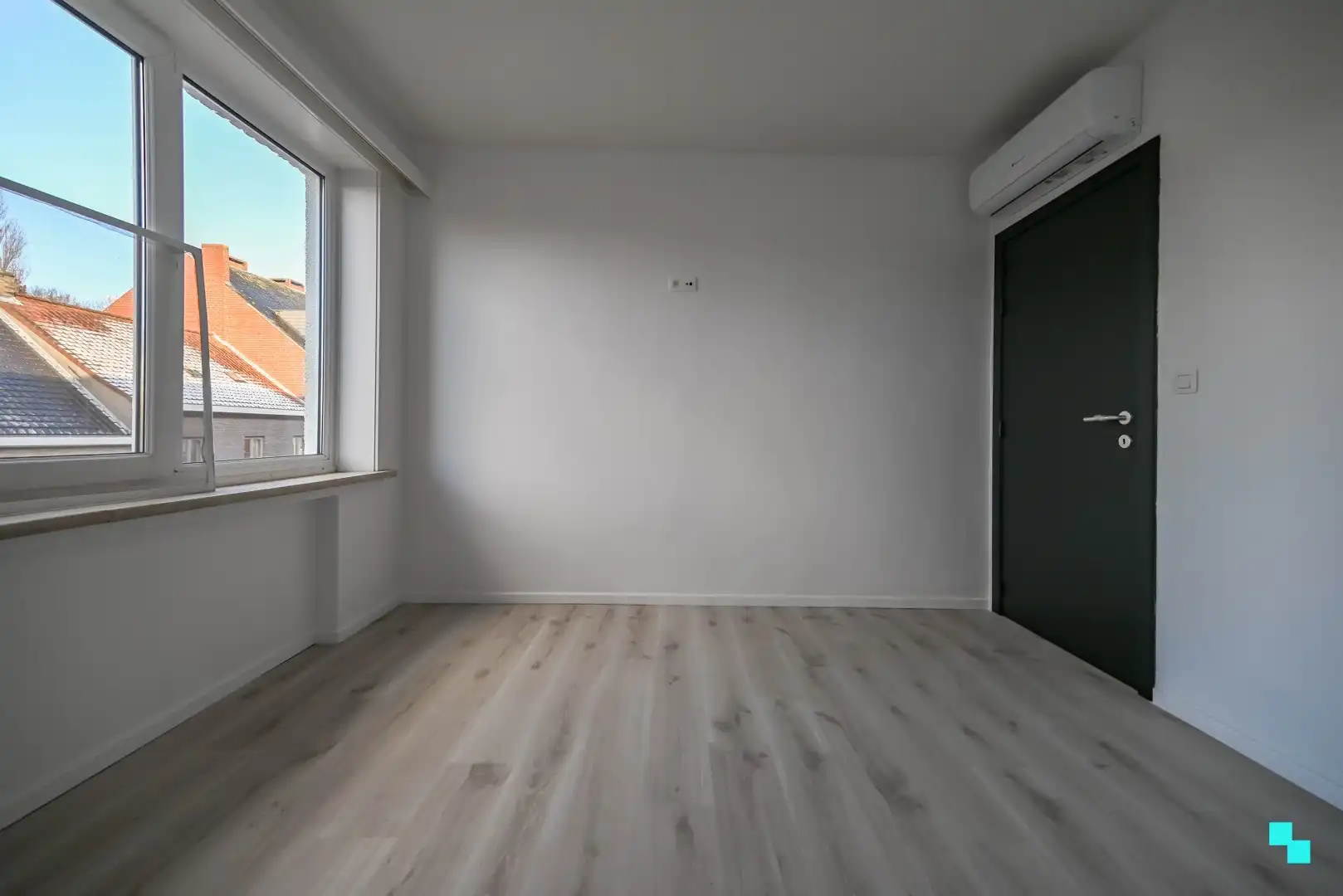 Gerenoveerd appartement met twee slaapkamers in centrum Tielt foto 13