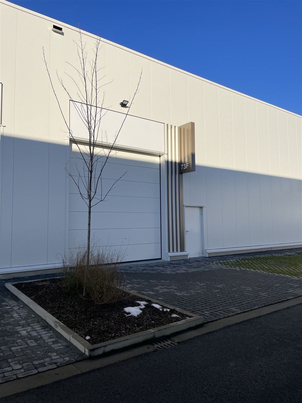 Zeer veelzijdige KMO-unit met goede zichtbaarheid foto 23