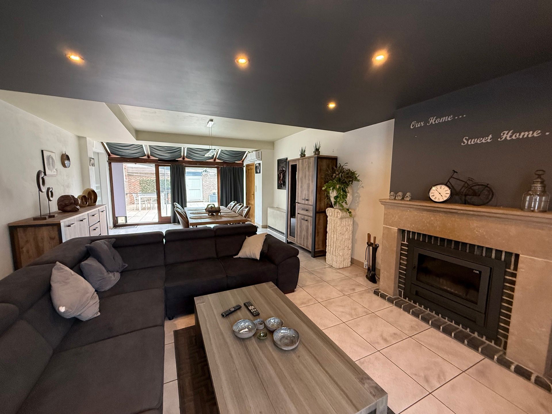 BURST - Ruime woning met garage. foto 4