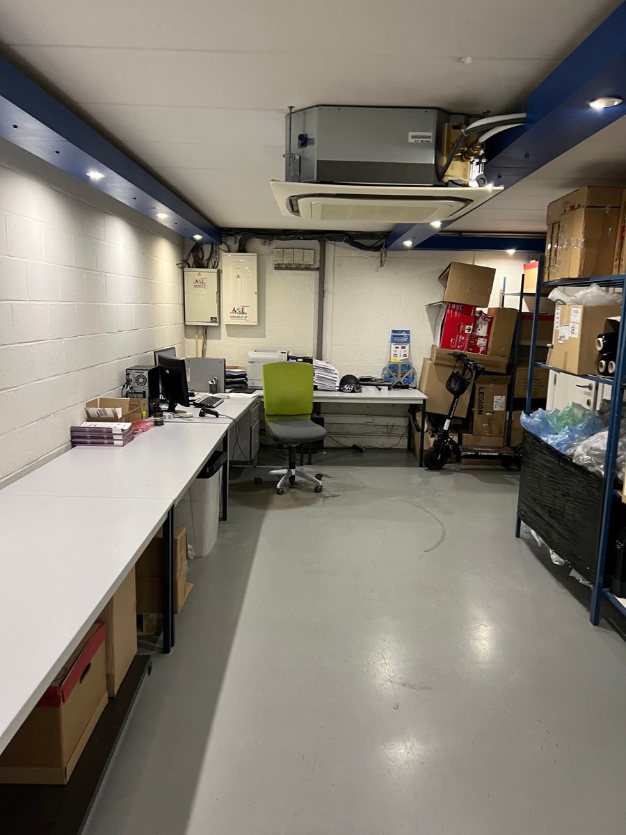 Commercieel pand op TOP - locatie. foto 31