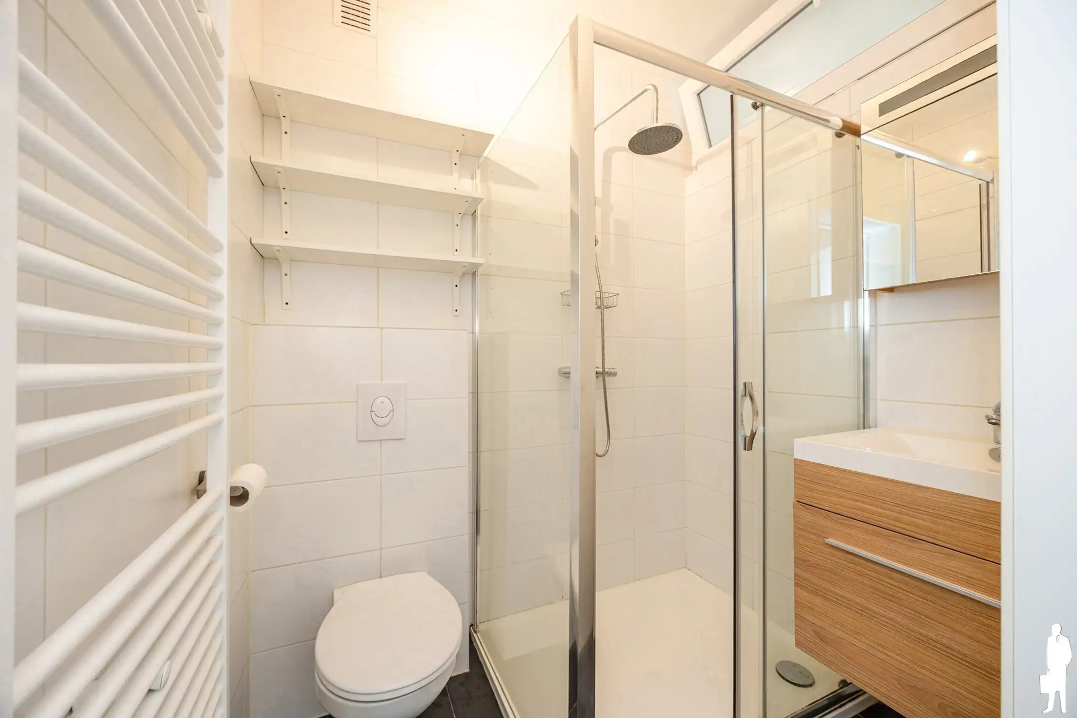 Gerenoveerd 1-slpkappartement met terras in hartje Beveren foto 7