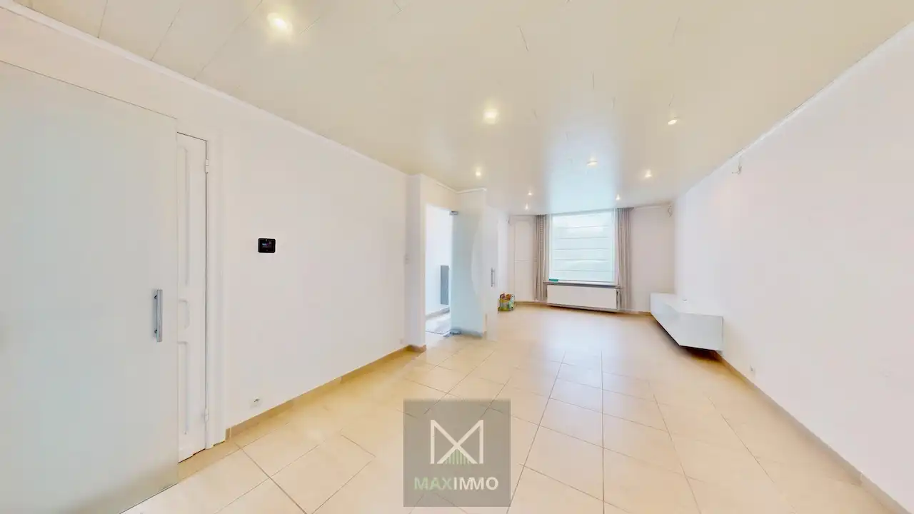 🏡 Te koop | Instapklare rijwoning met 3 slaapkamers in het centrum van Lauwe foto 2