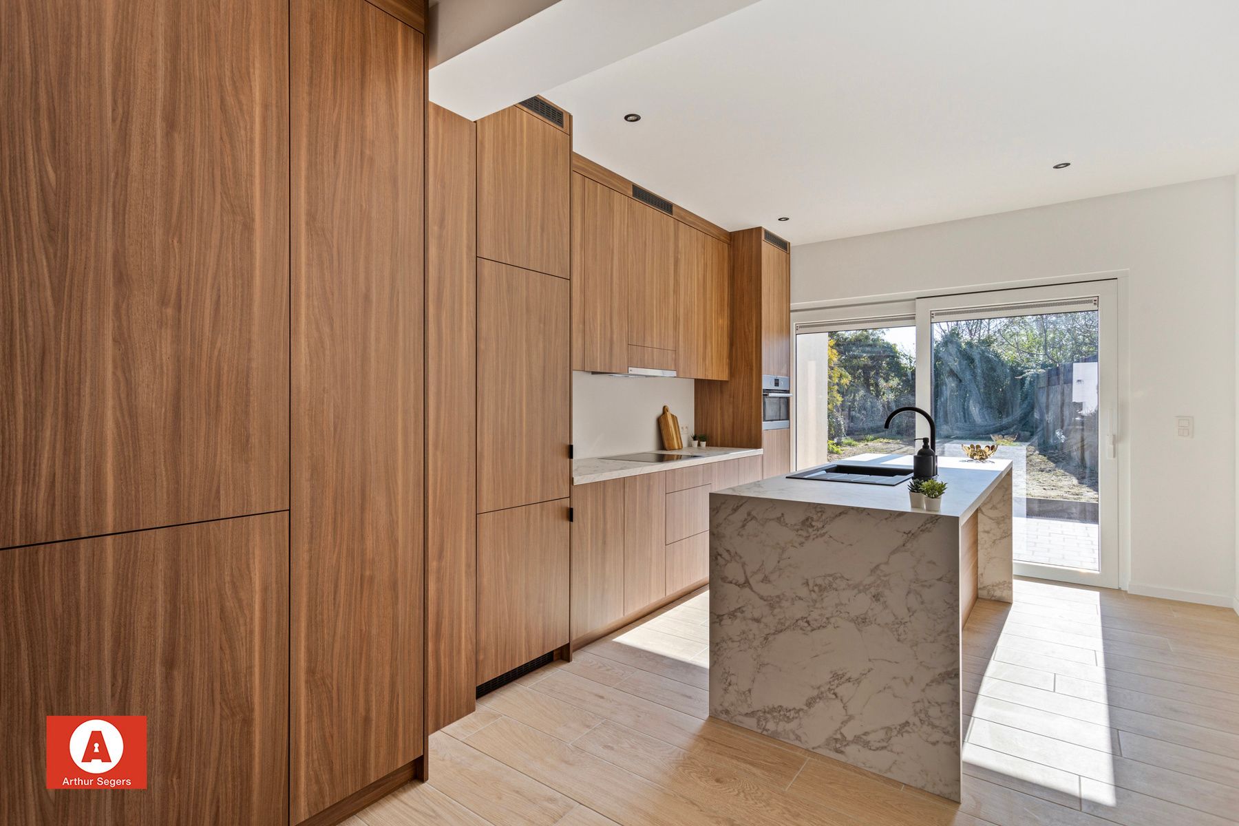!!! IN OPTIE !!! Totaal gerenoveerde woning met A-label foto 14