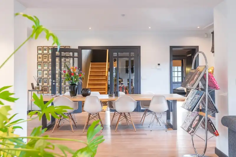 PRACHTIGE EN UNIEKE VILLA MET RIETEN DAK foto 3