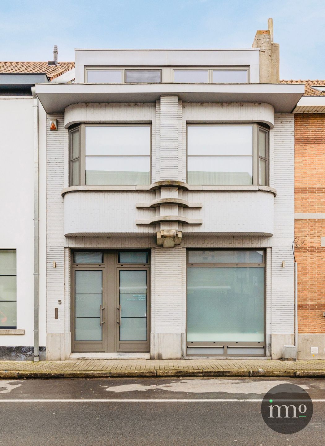 Gerenoveerde woning met stijlvole Art-Deco gevel! foto 1