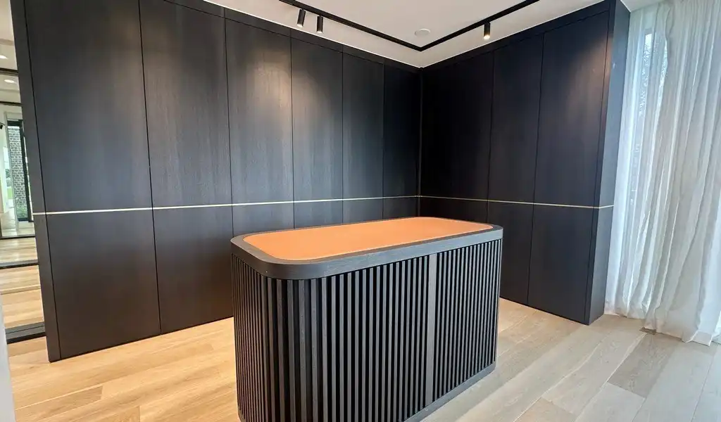 Stijlvol handelspand te huur langs Kortrijksesteenweg in Sint-Martens-Latem foto 6