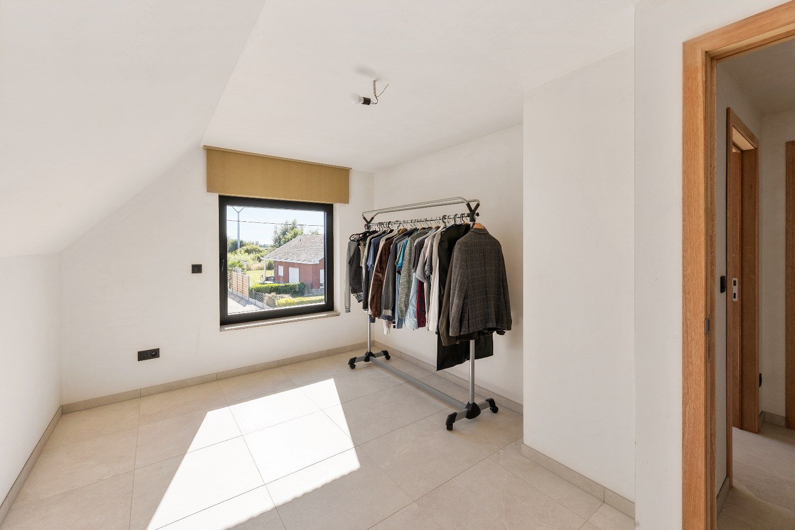 Prachtig gerenoveerde villa met 4 slaapkamers en ruime loods. foto 19