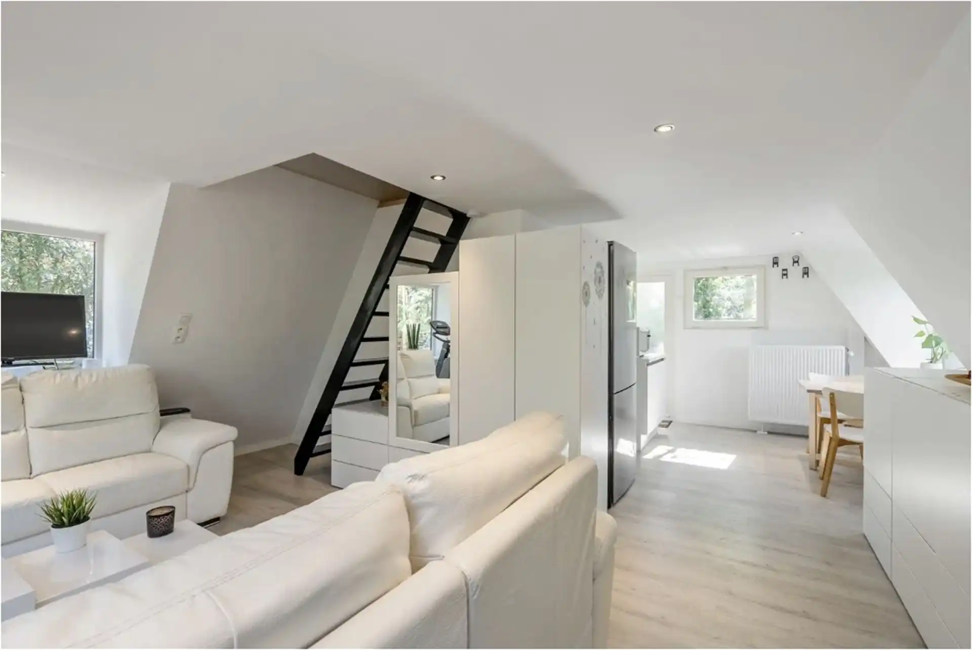 Instapklare vakantiewoning (punthuisje) met 2 slaapkamers op vakantiedomein Sonnevijver! foto 9