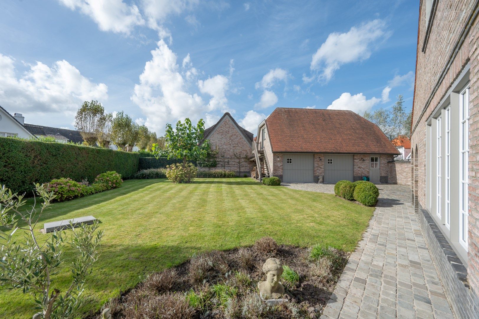 Statige villa op een rustige en residentiële ligging in het Zoute, genietend van alle privacy foto 4