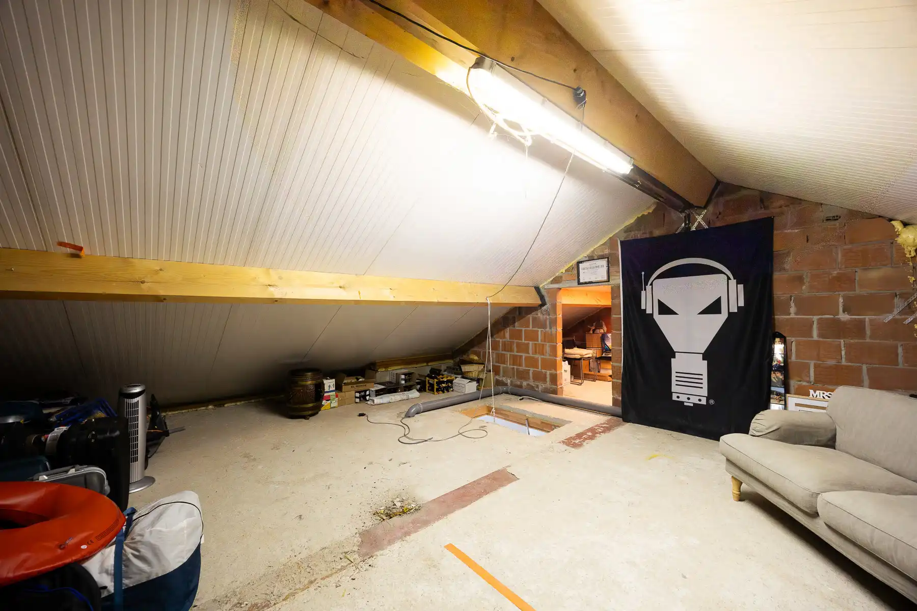 Prachtig dakappartement met ruime zolder en carport! foto 24