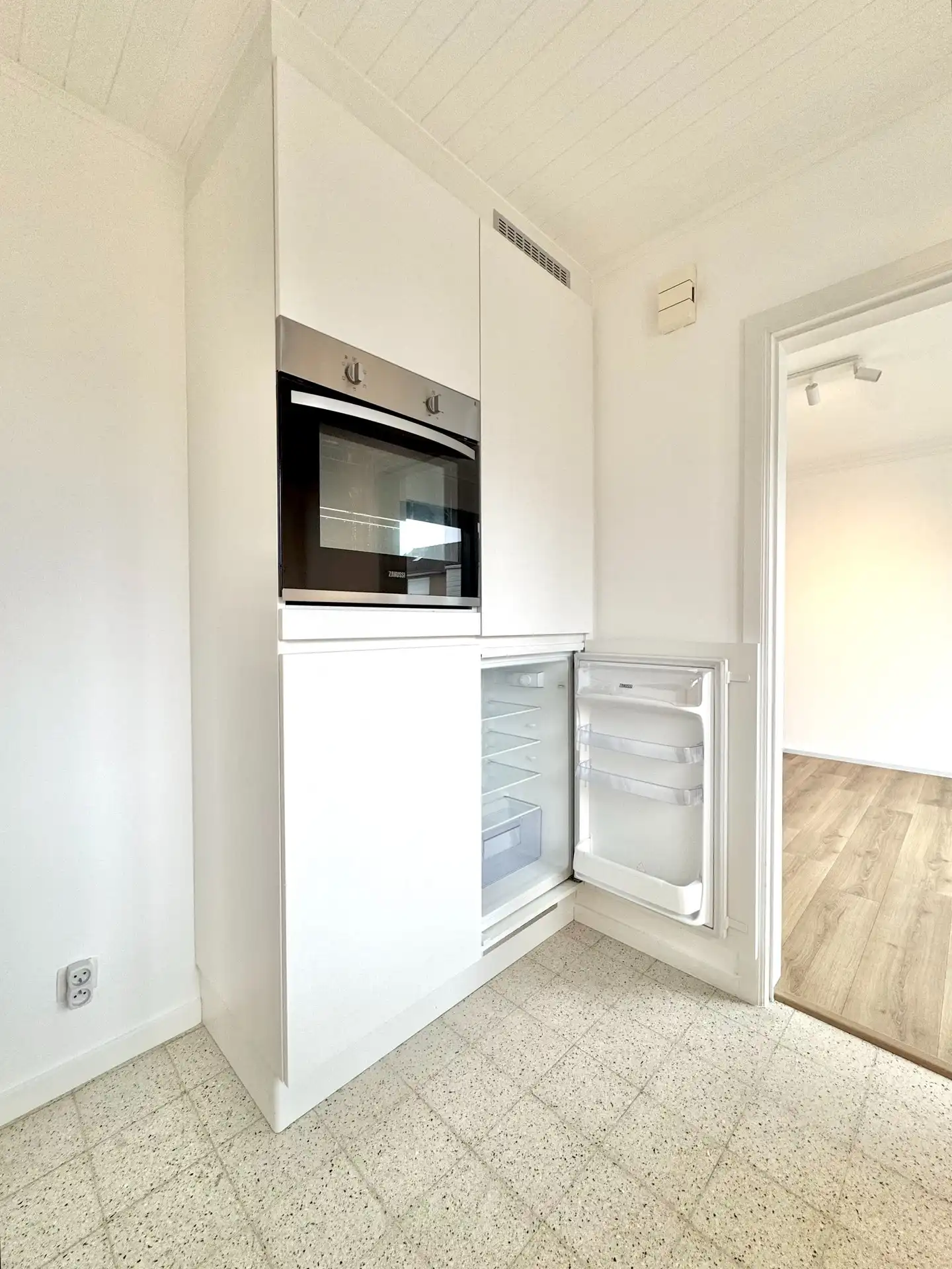 GERENOVEERDE WONING | 2 KAMERS | DRESSING |TUIN |GARAGE foto 11