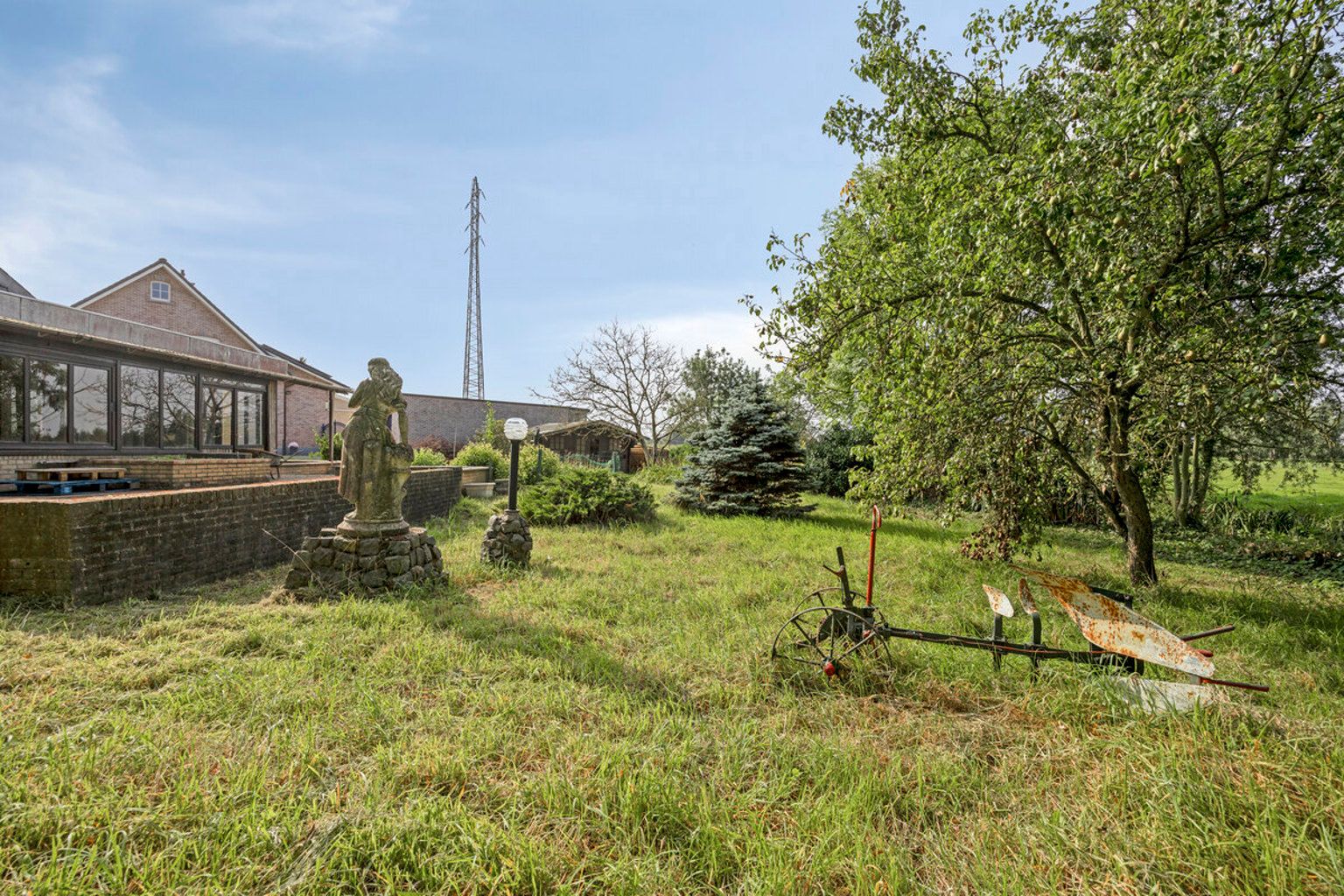 Te renoveren laagbouwvilla met verzicht in rustige straat foto 32