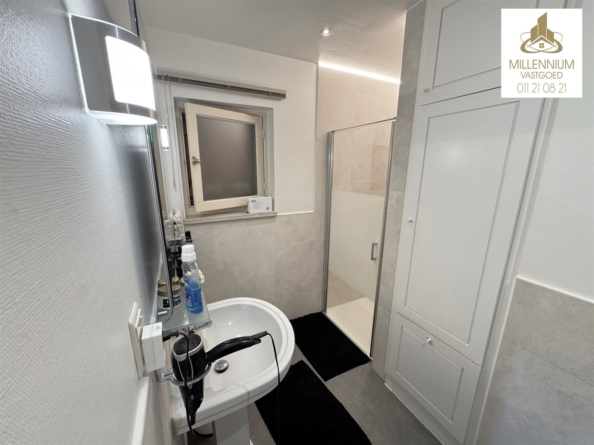 Ruime 5-SLK Woning met bijwoning foto 8