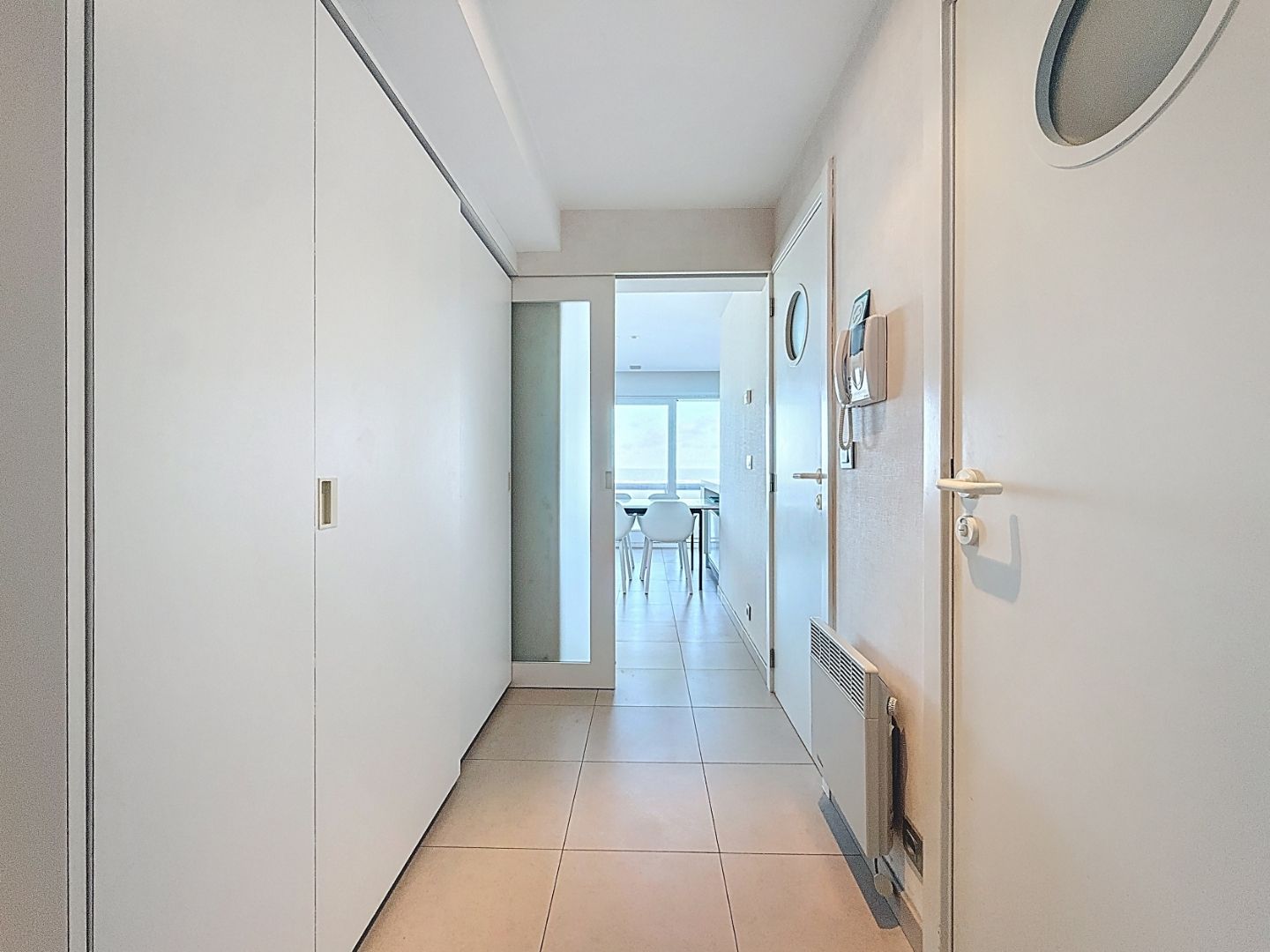 Ruim hoekappartement met zicht op zee foto 8