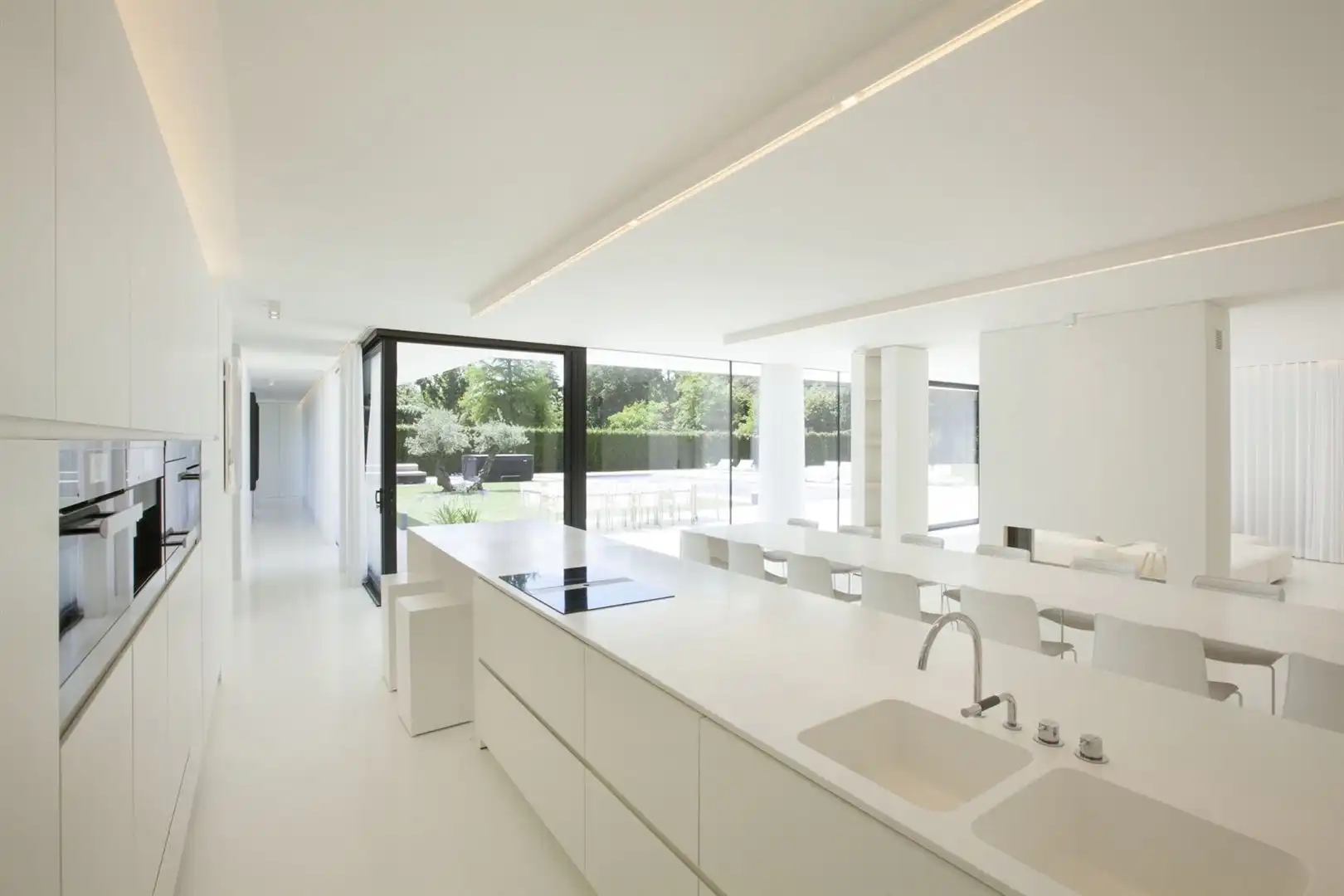 Exclusieve laagbouwvilla in residentiële buurt foto 5