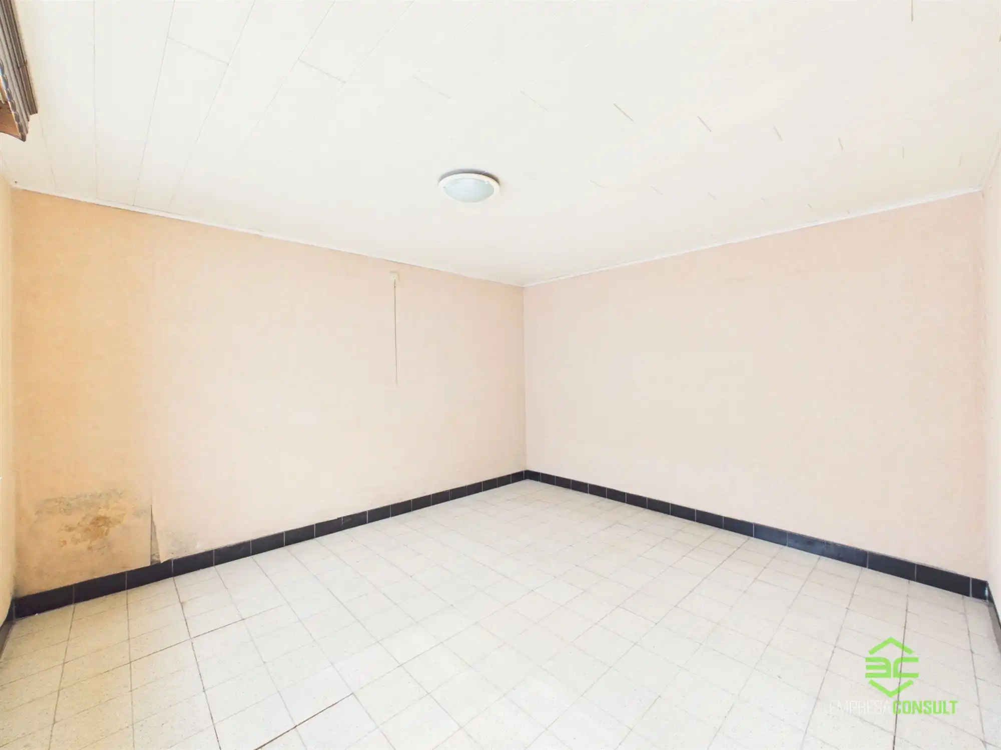 Te renoveren rustig gelegen woning op 20a 8ca! foto 10