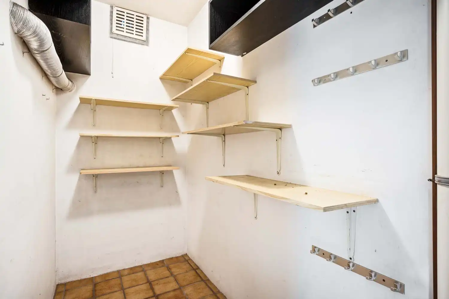 Charmante gezinswoning met 4 slaapkamers, dubbele oprit en zonnige tuin in Wijnegem foto 19
