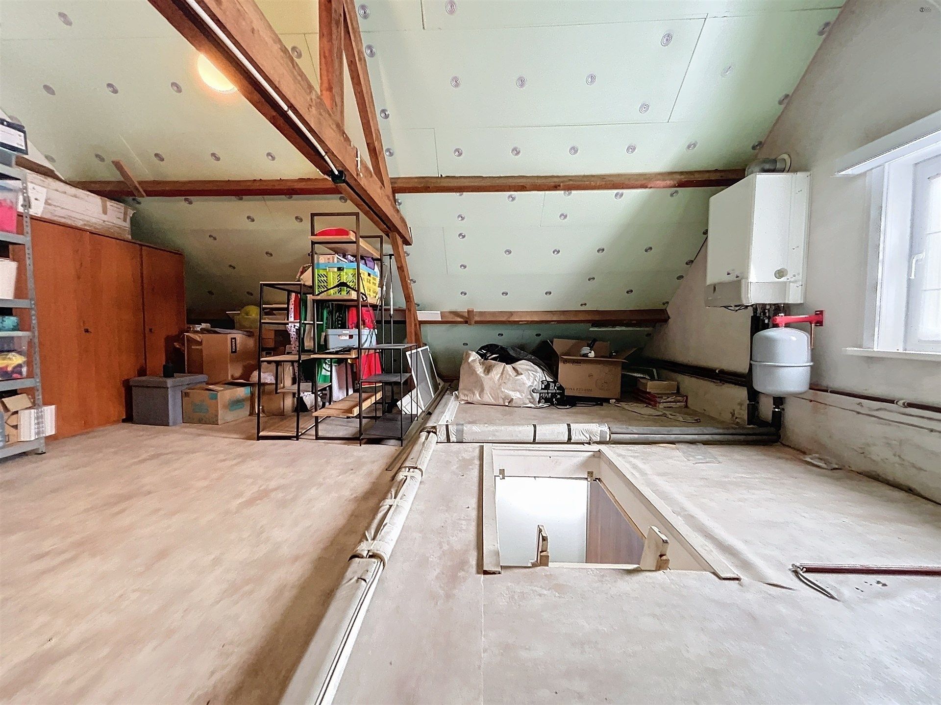 Instapklare half open bebouwing met 3 slaapkamers, ruime garage en tuin op perceel van 261m². foto 18