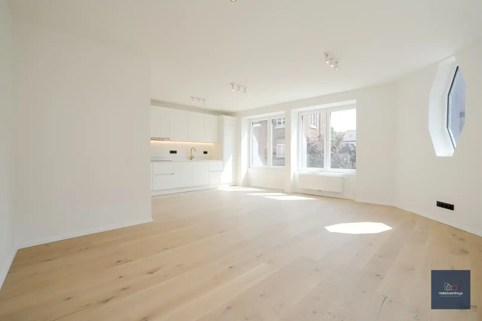 Stijlvol gerenoveerd 2 slaapkamerappartement  foto 4
