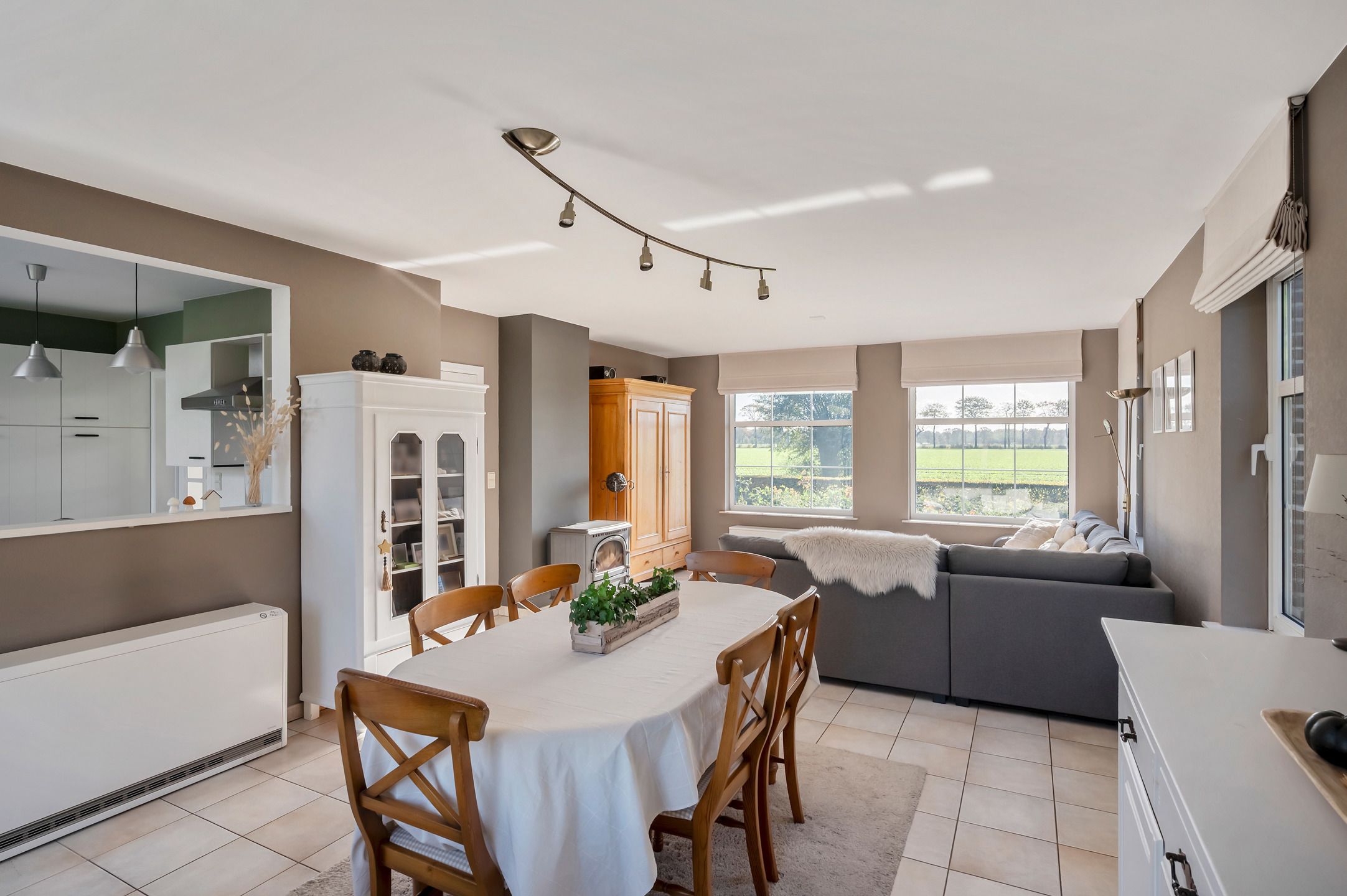 Instapklare villa op perceel van Ca. 4.010 m²! foto 7