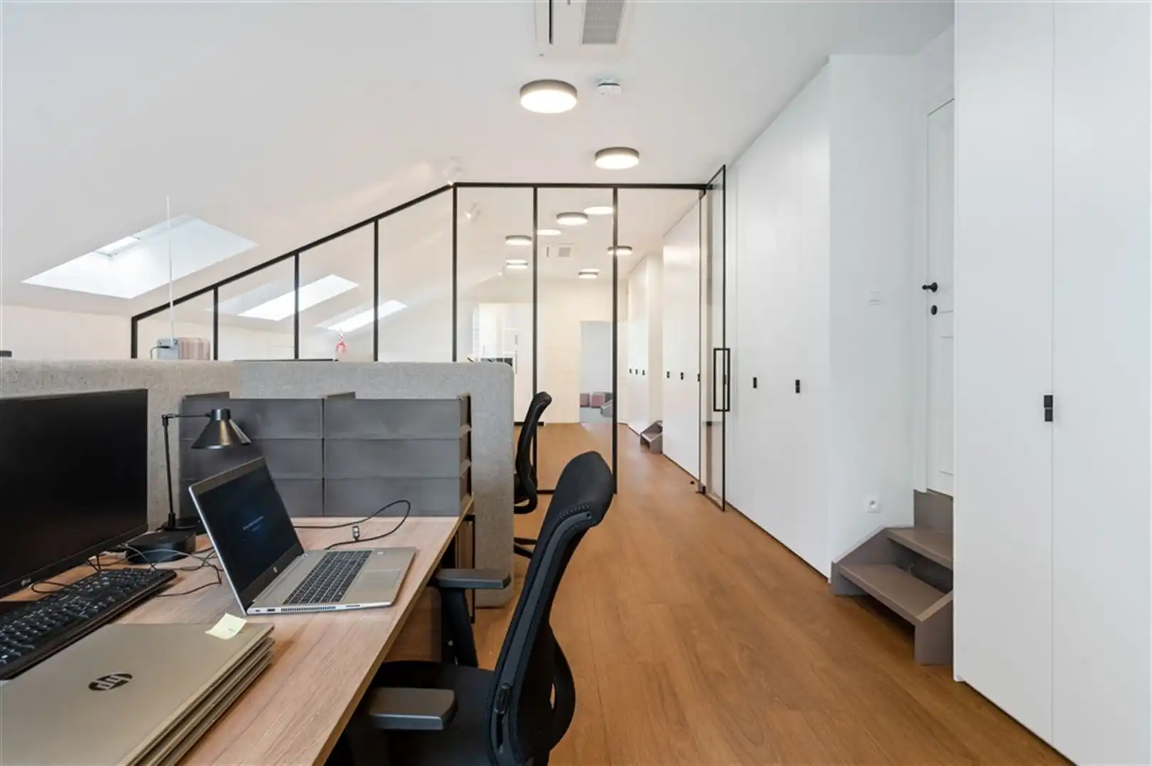 Kantoor in uniek kader te huur foto 7