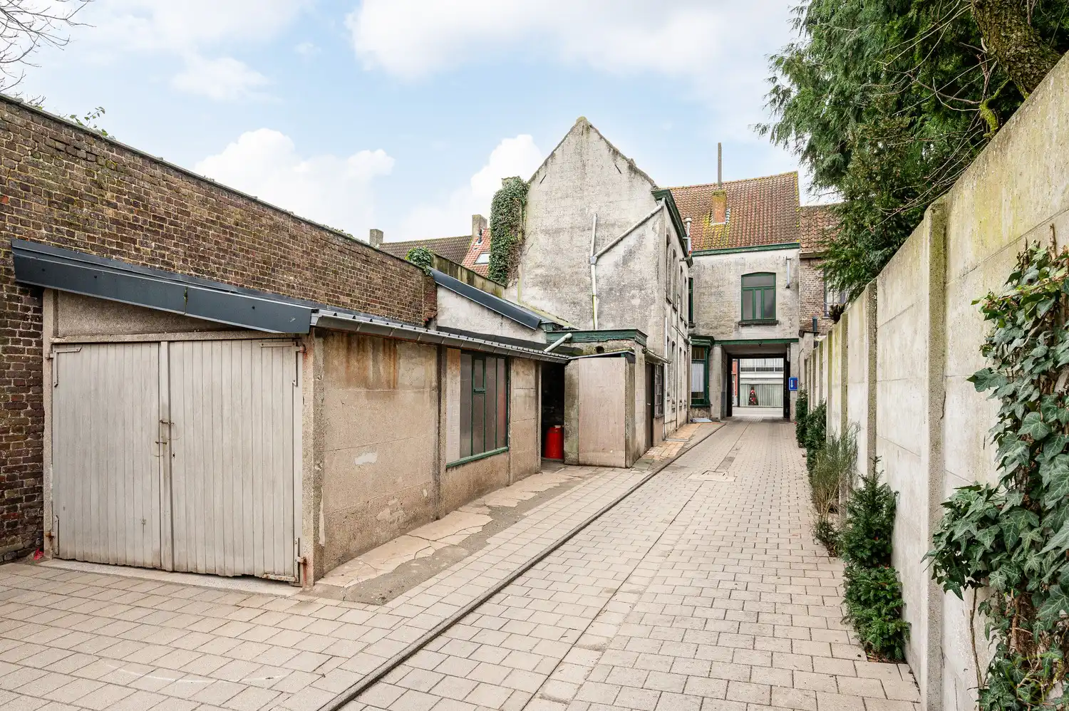 Statige woningen te koop in de Boelare, nabij het Cultuurcentrum. foto 3