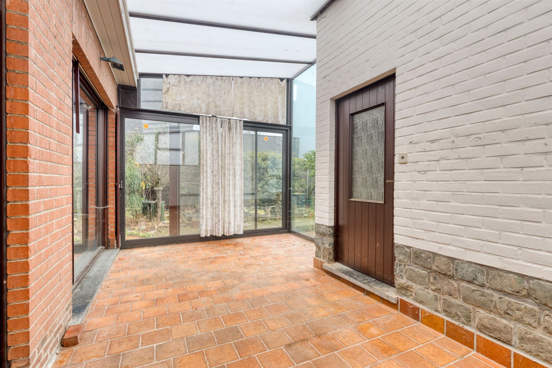 Stevige woning, met atelier en grote tuin. foto 15