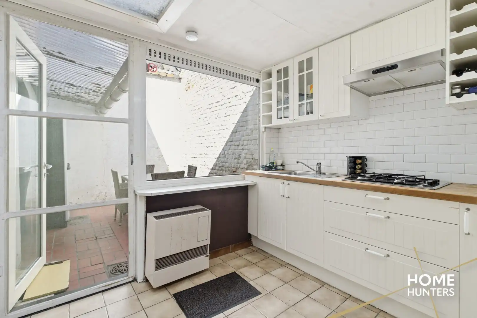 Ruime halfopen bebouwing met 4 slaapkamers in het hart van Diksmuide! foto 6