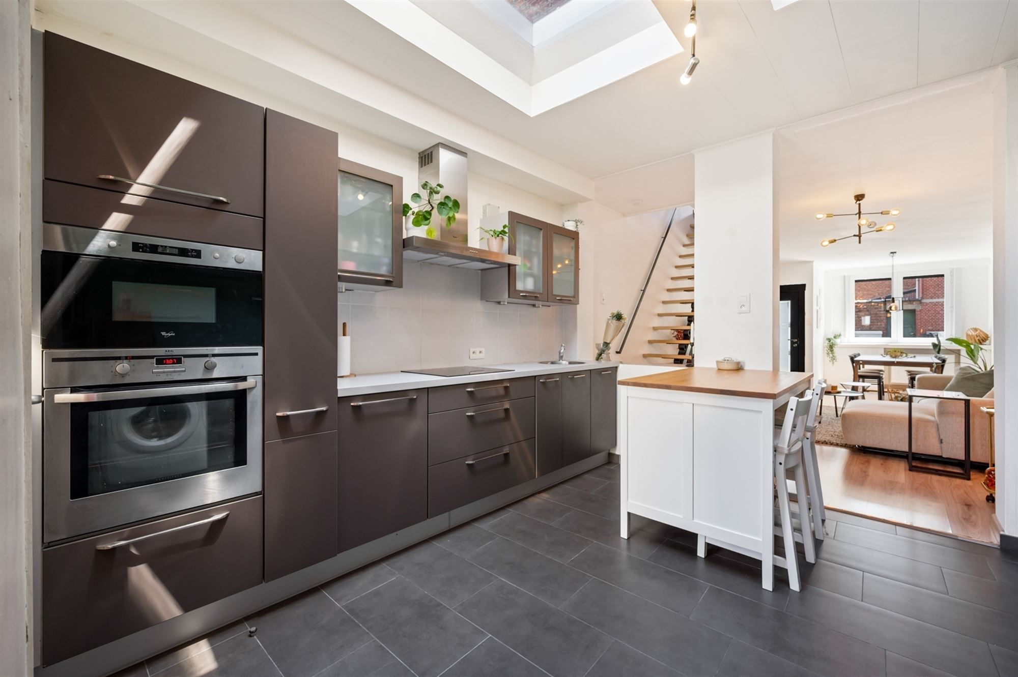 Instapklare woning met 3 SLPK aan de vaart te Mechelen. foto 7