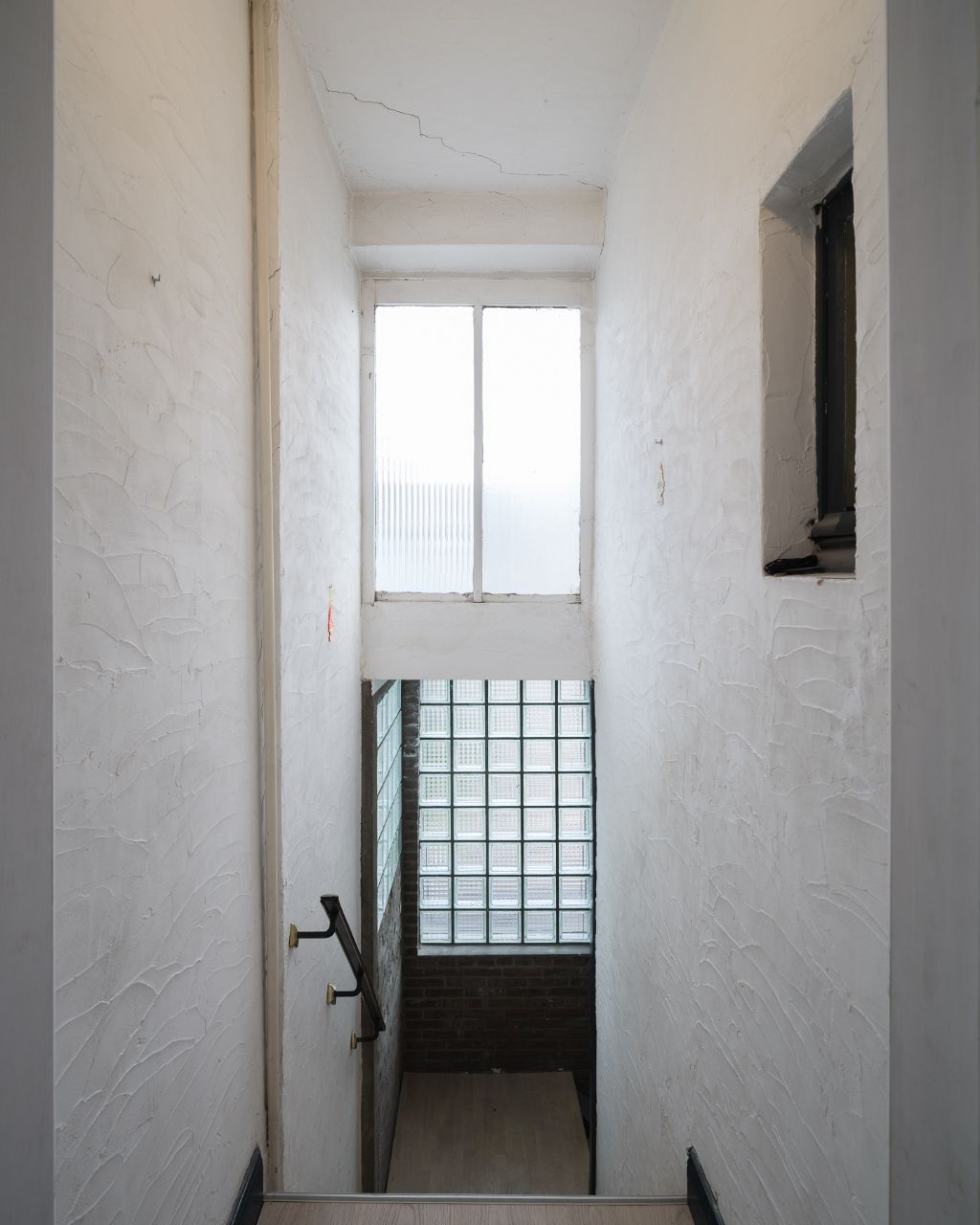 Atelier/loods met te renoveren woning, ruime tuin en bijzonder veel potentieel op een boogscheut van het stadscentrum. foto 4