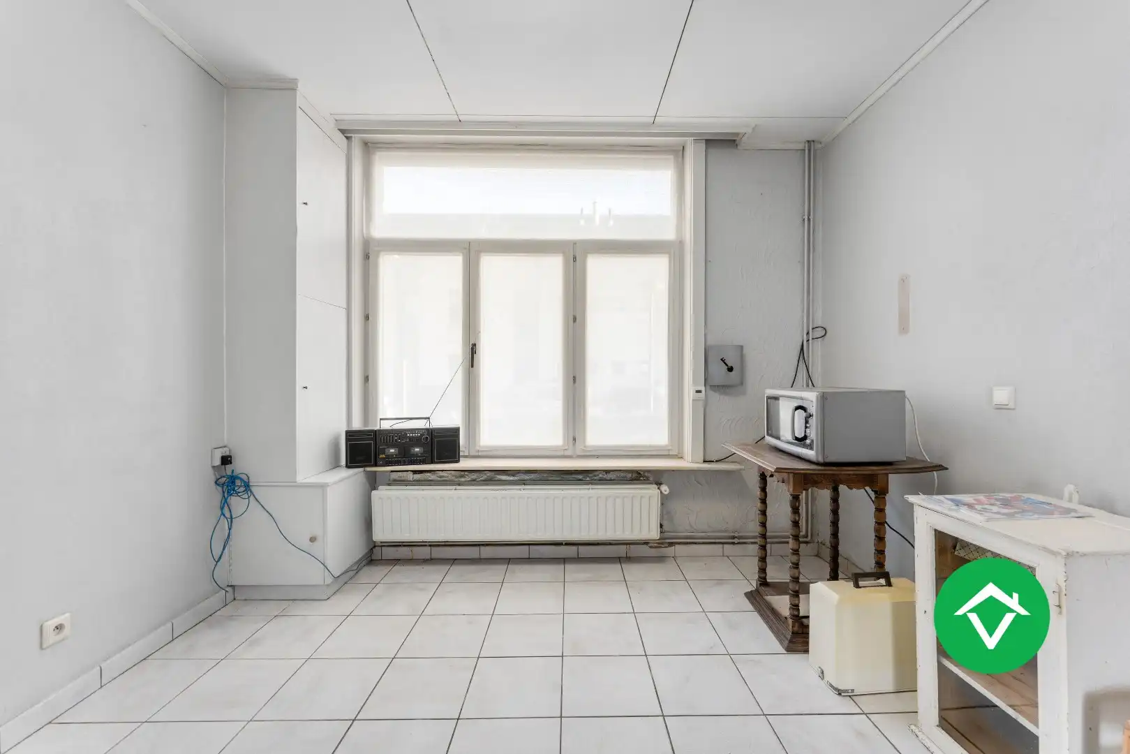 Ruim herenhuis met 4 slaapkamers en aparte garagebox in centrum Gistel foto 8