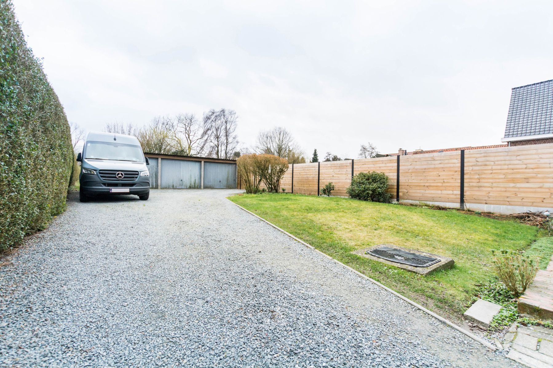 Opbrengsteigendom met 3 appartementen, 3 garages, tuin... foto 3