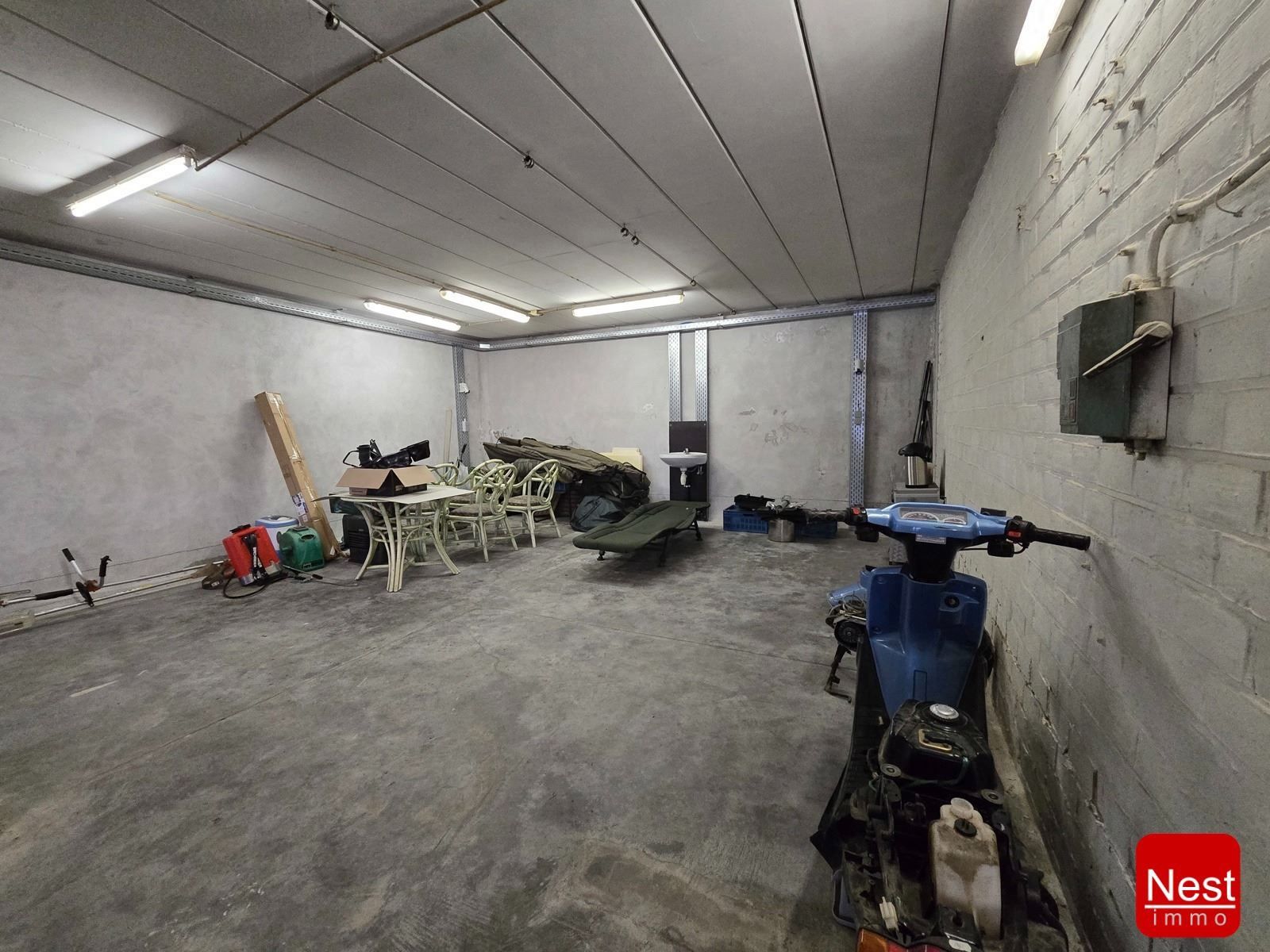 Polyvalente villa met  zeer grote loods foto 26