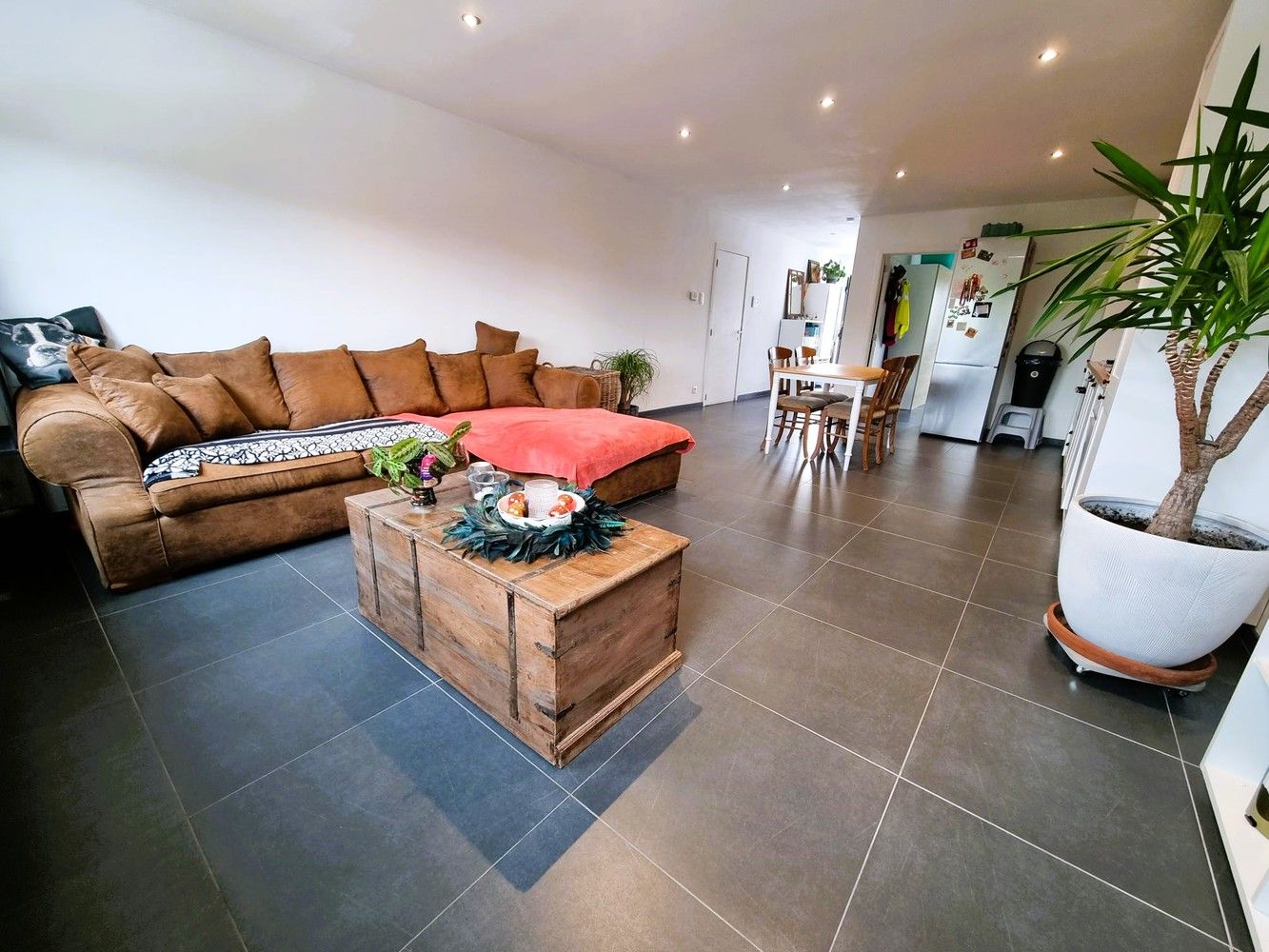Dakappartement met 2 slaapkamers, ruim terras en tuin. Staanplaats inbegrepen. foto 7