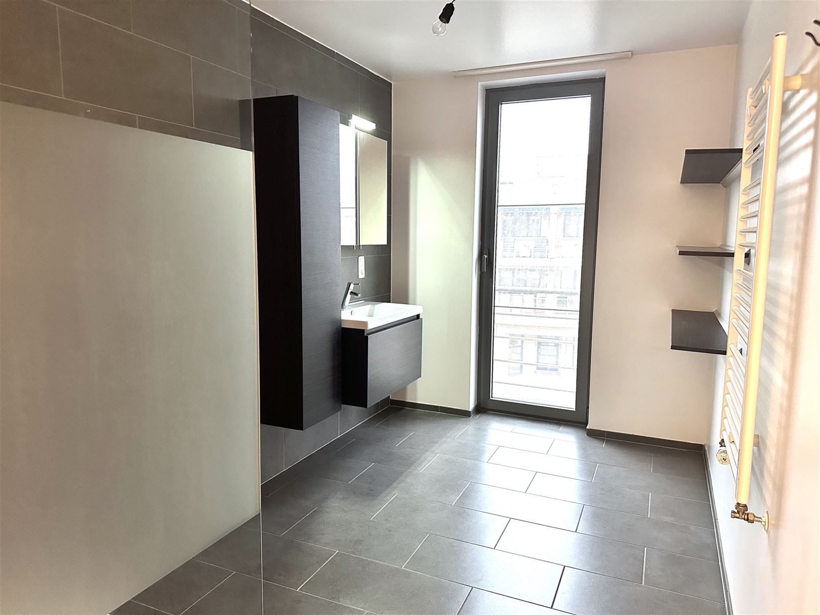 TE HUUR: Modern appartement met 2 slaapkamers in Zolder-Centrum! foto 7