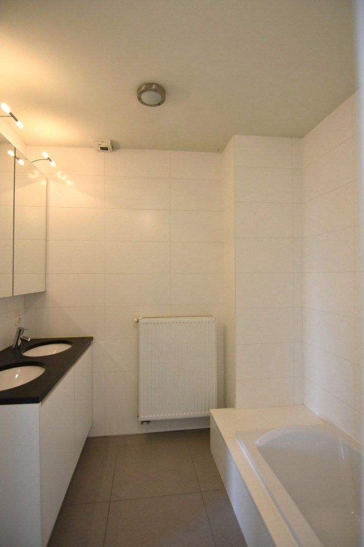 Heel ruime 3-slpk woonst in Oekene foto 19