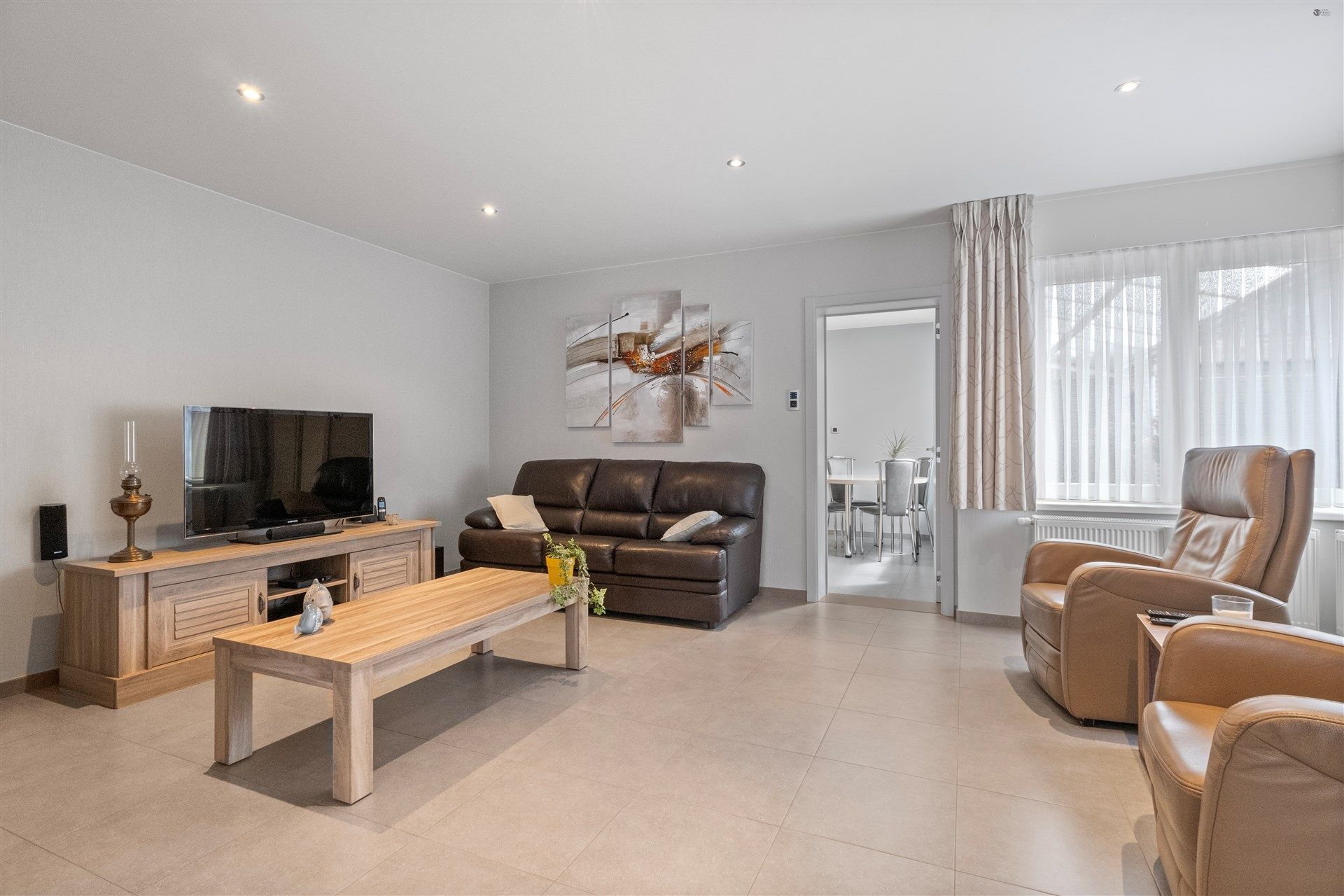 instapklare woning met 4 slaapkamers foto 2