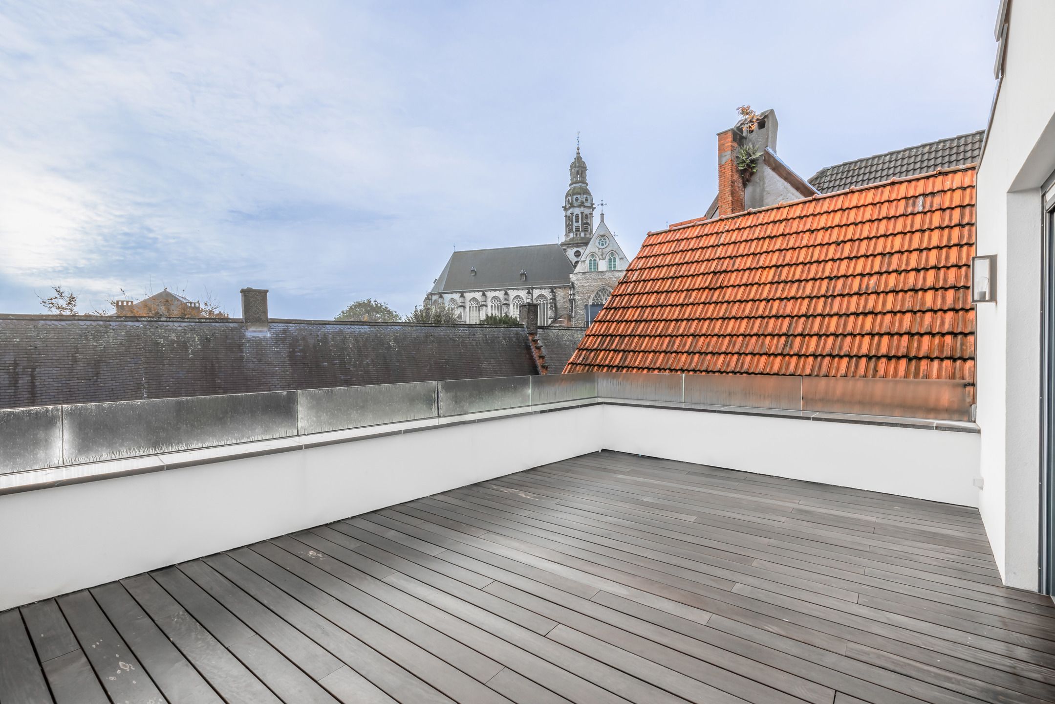 Penthouse met zeer ruim terras( 30m²), privé lift en spa foto 31