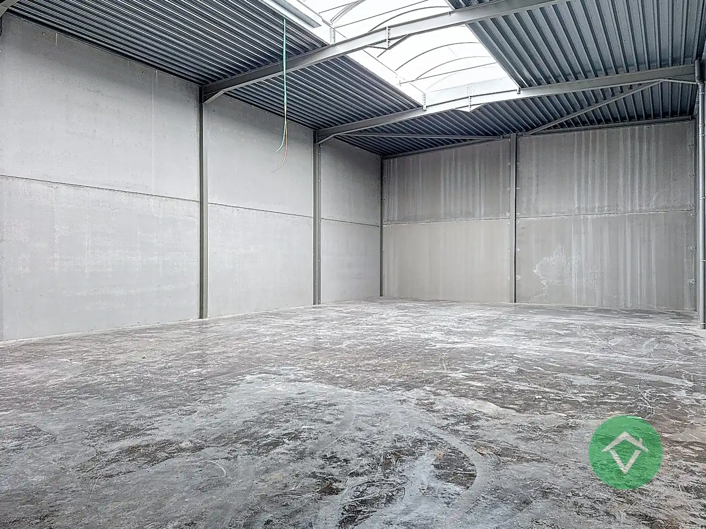 Nieuwbouw loods KMO-UNIT te koop – 256 m² met 1 parkeerplaats inbegrepen op de industriezone te Aartrijke foto 4