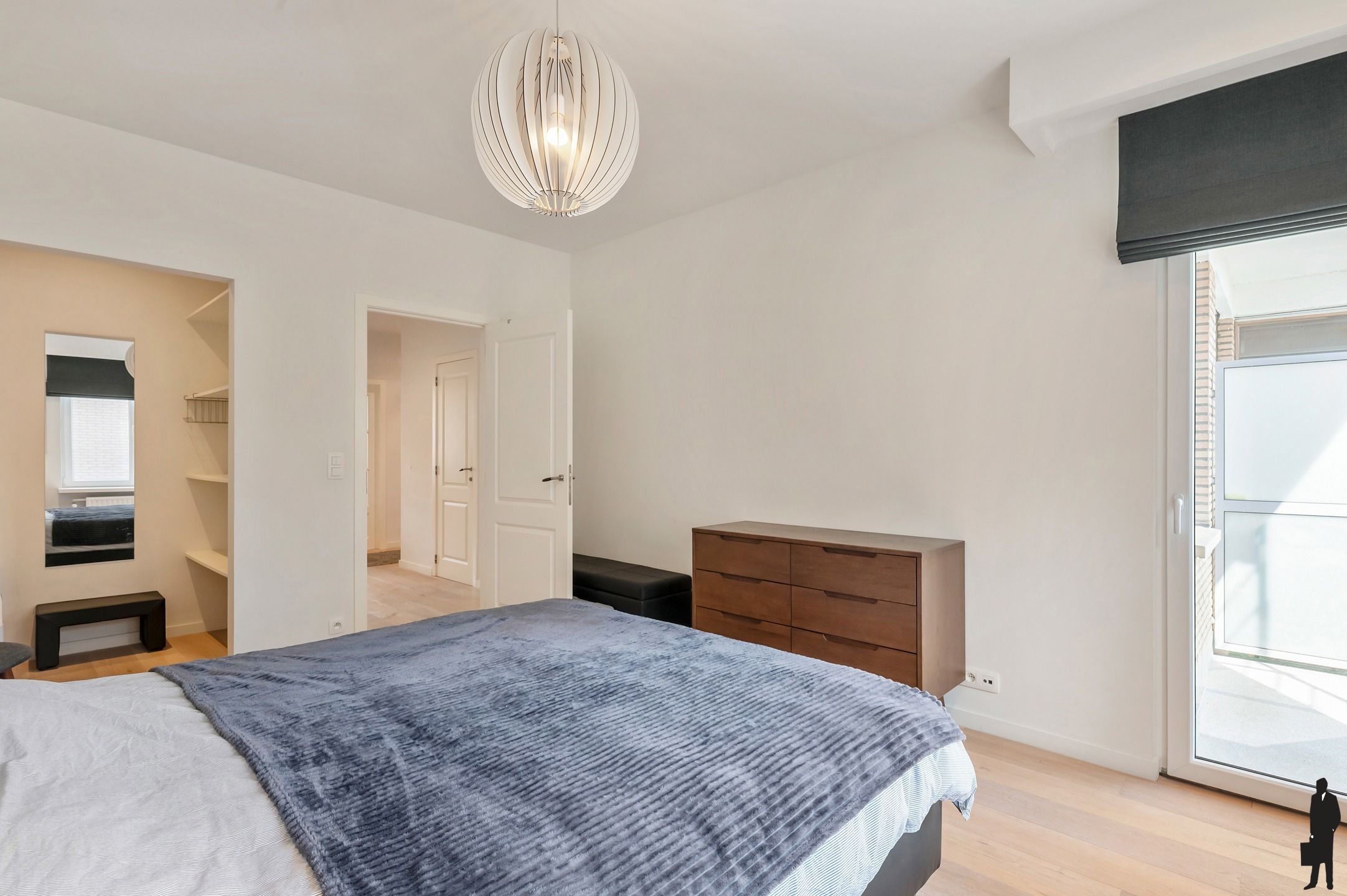 Instapklaar en prachtig gerenoveerd appartement met 2 slaapkamers en terras foto 12