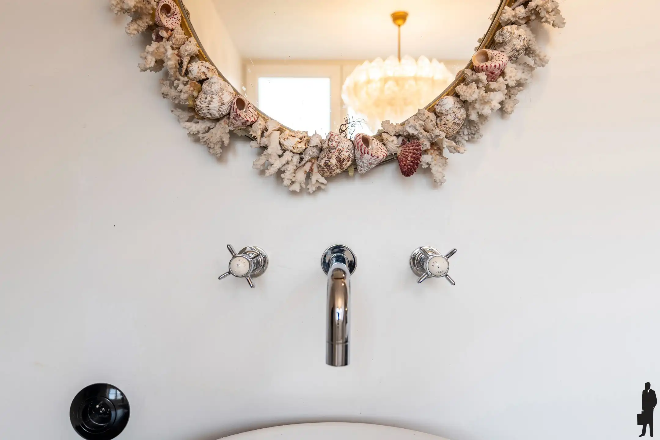 Karakteristieke, luxueuze woning op top locatie te Hoogstraten. foto 32