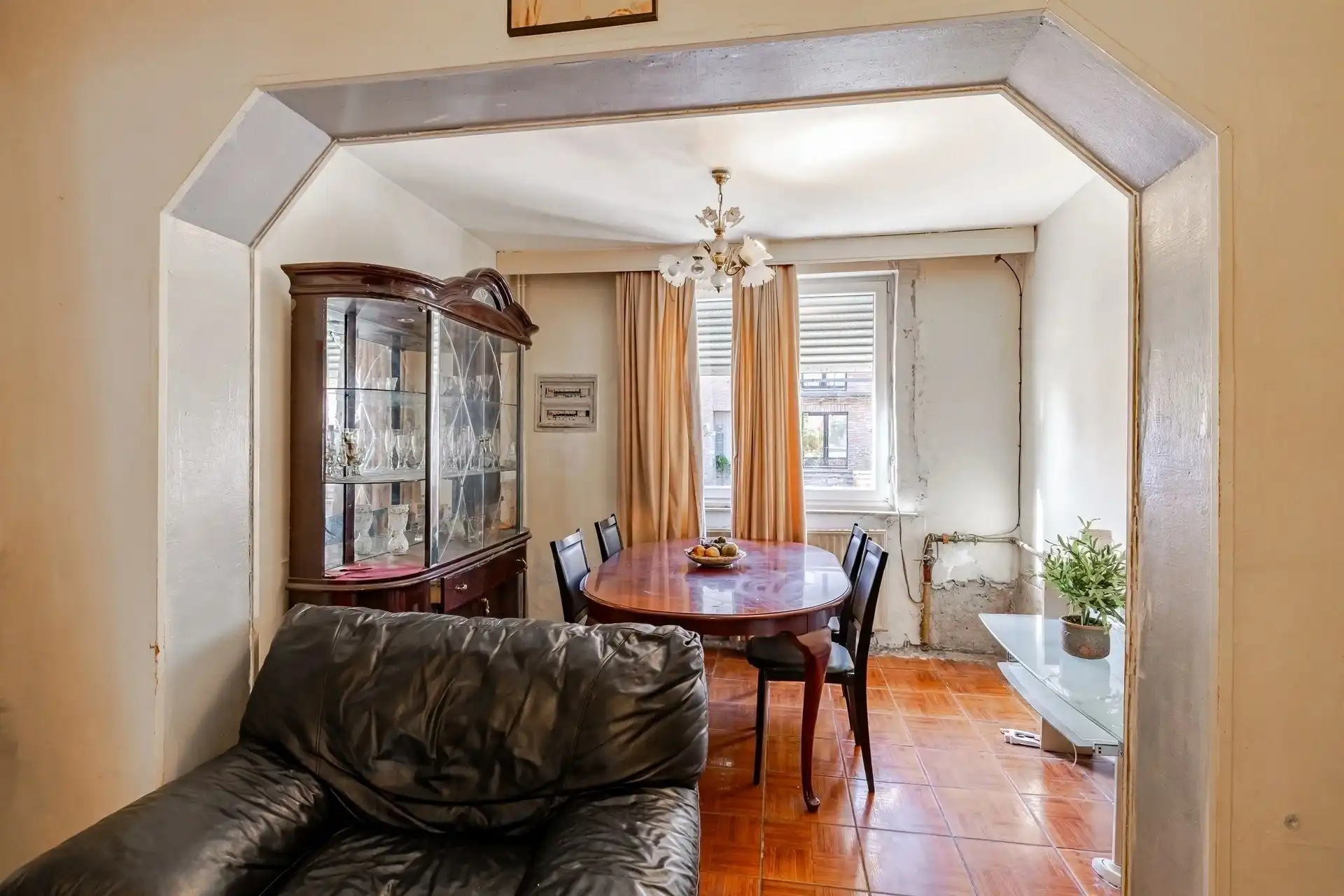 Charmante renovatiewoning met authentieke gevel foto 4