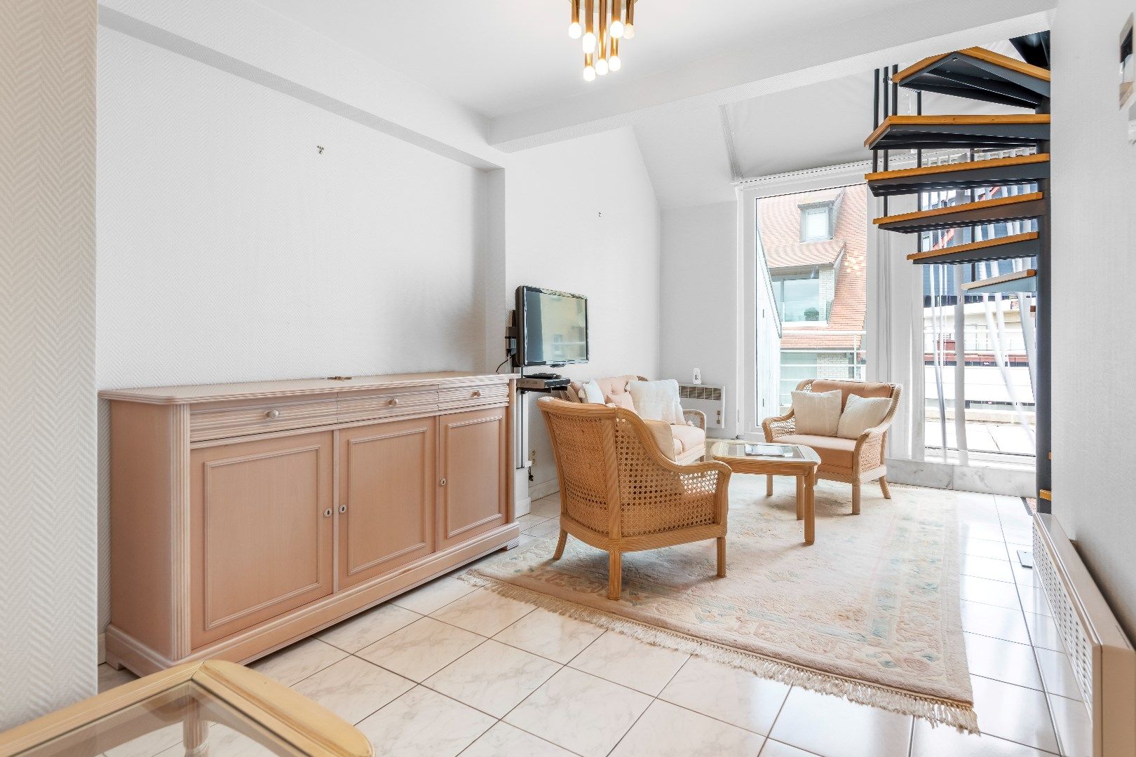 Dakappartement met zijdelings zeezicht gelegen tussen het Driehoeksplein en het  Albertplein in het Zoute. foto 3