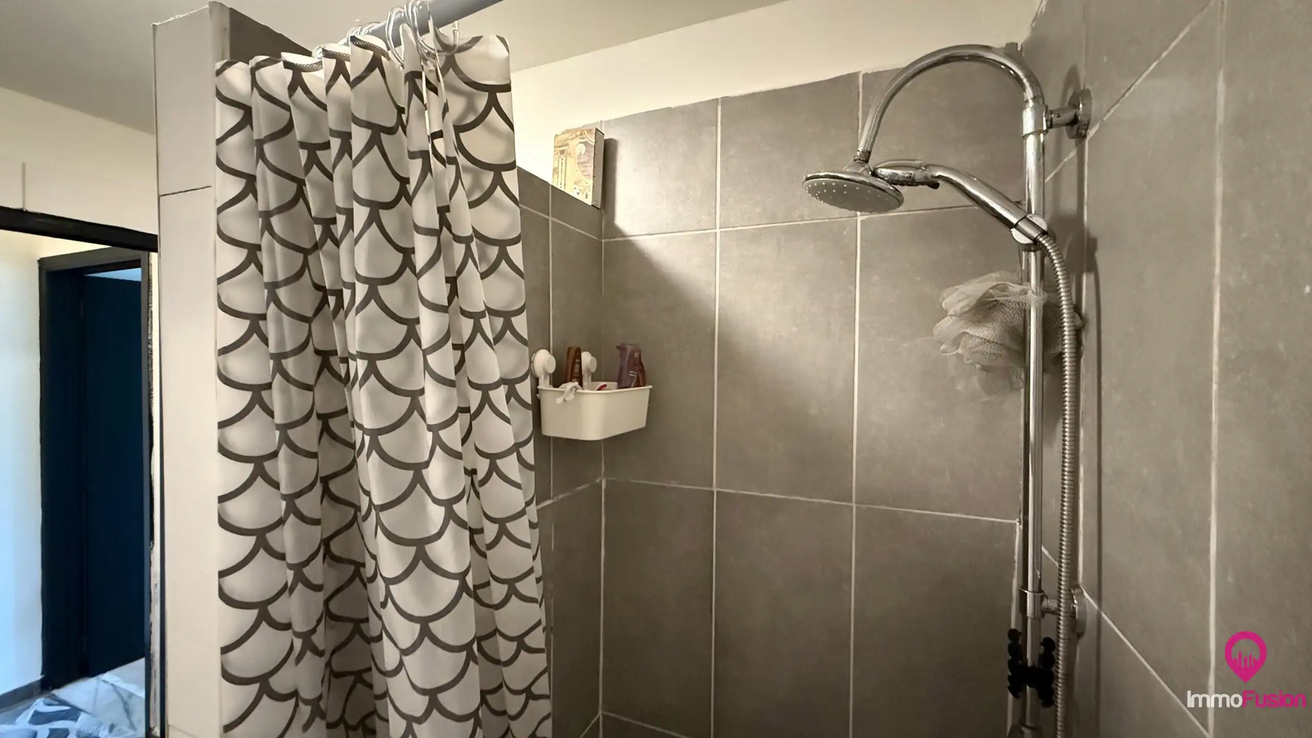 Instapklaar appartement met 2 slpks, balkon, tuin + parking! foto 13