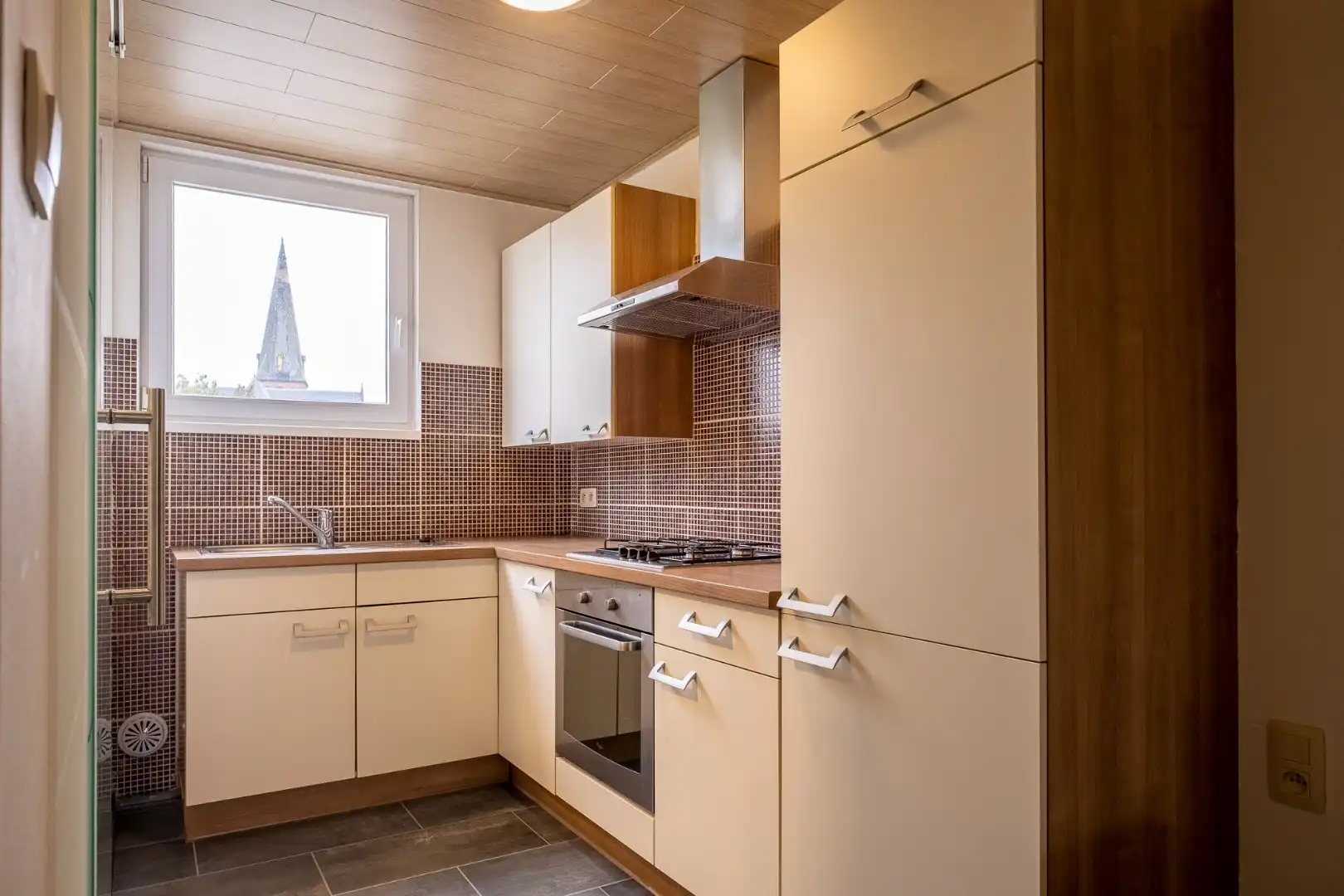 Centraal gelegen, instapklaar appartement met 1 slaapkamer foto 9