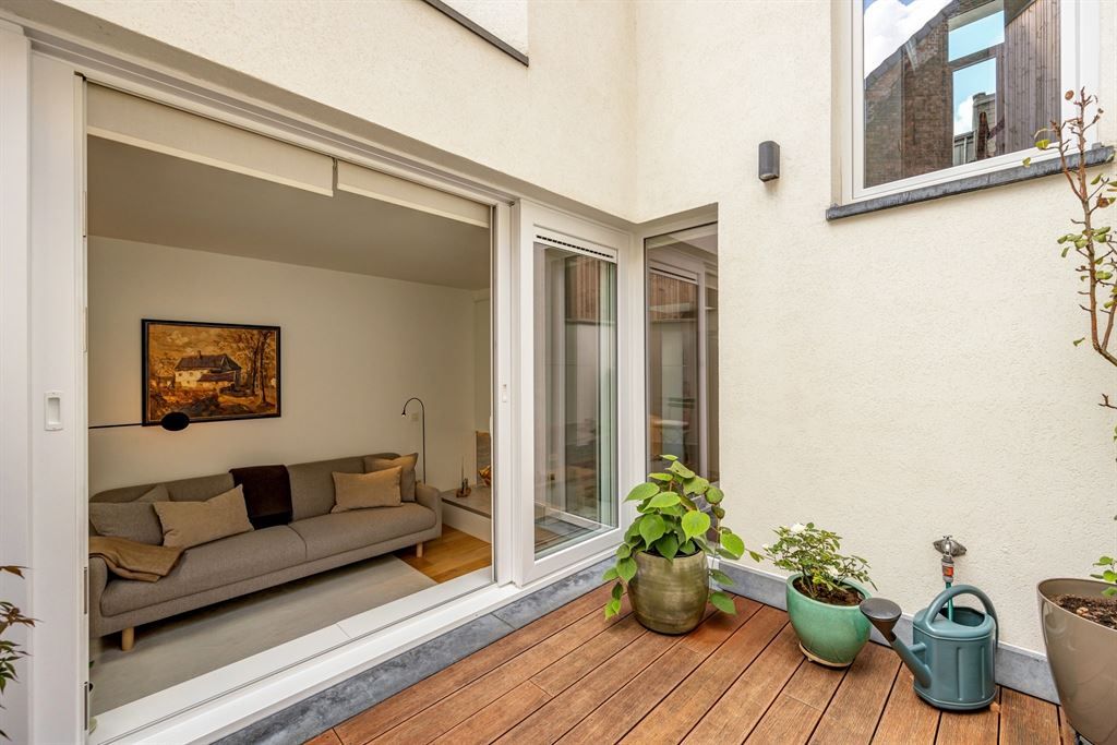 Volledig gerenoveerde woning in Oud-Berchem foto 3