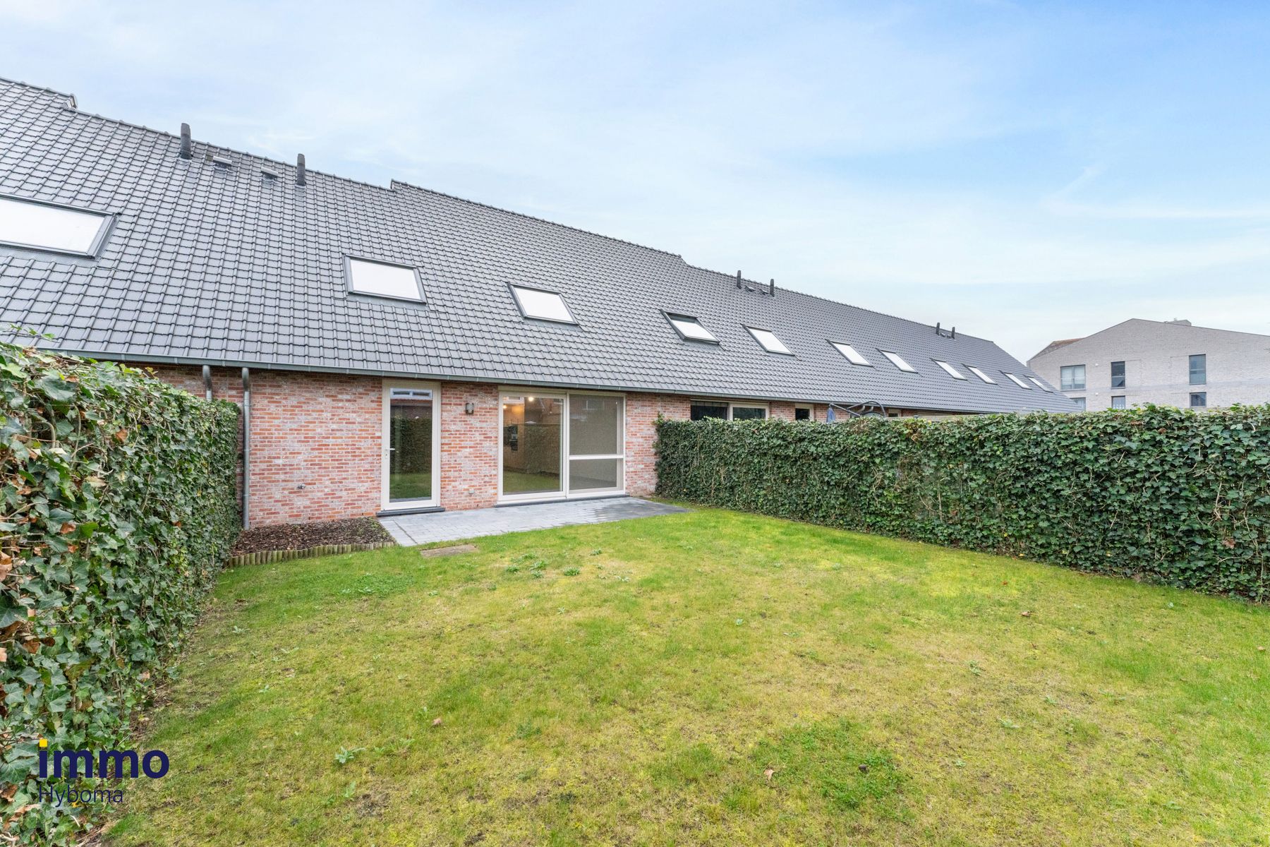 Instapklare woning met 3 slpk, garage en tuin, bouwjaar 2019 foto 2