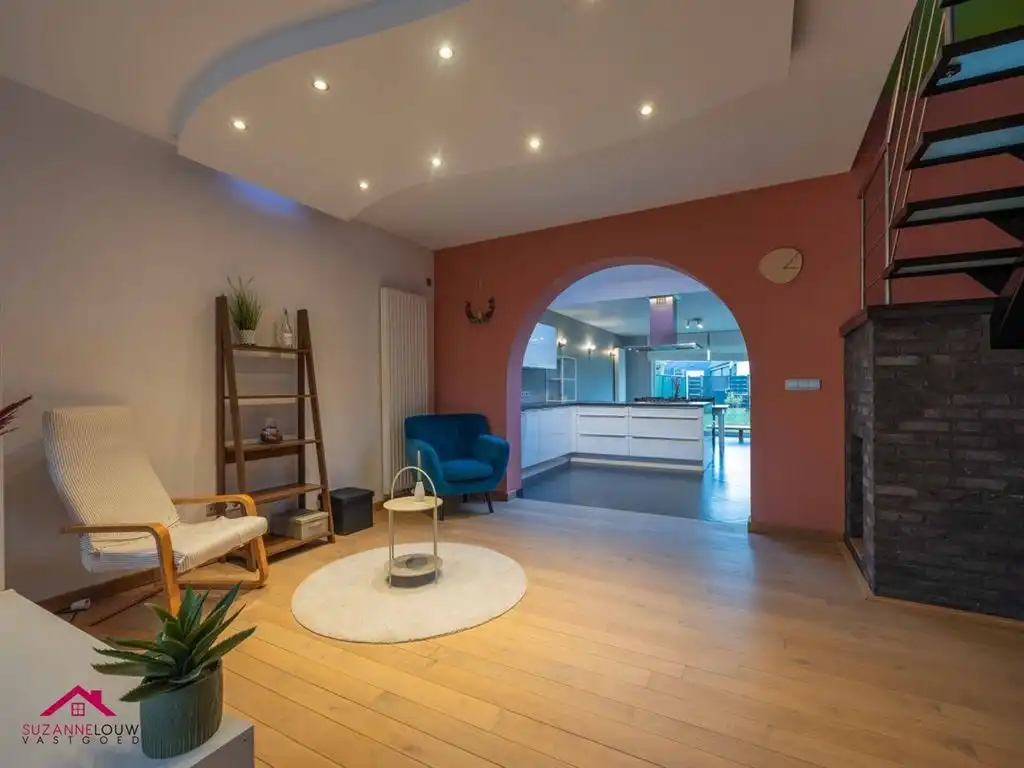 Instapklare gezinswoning met tuin foto 12